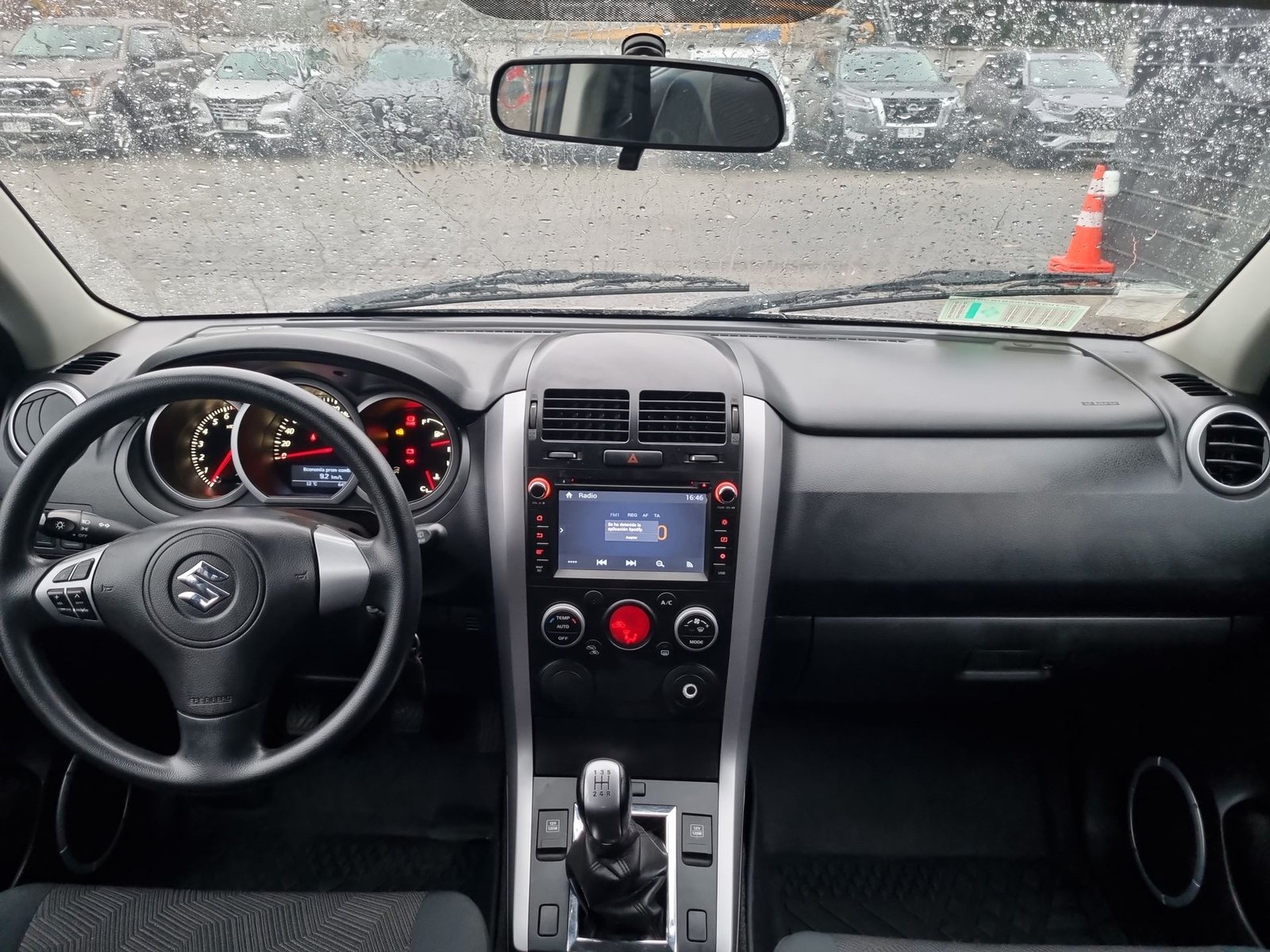 Suzuki GRAND NOMADE GLX 2.4 2019 - Imagen 10 de 15