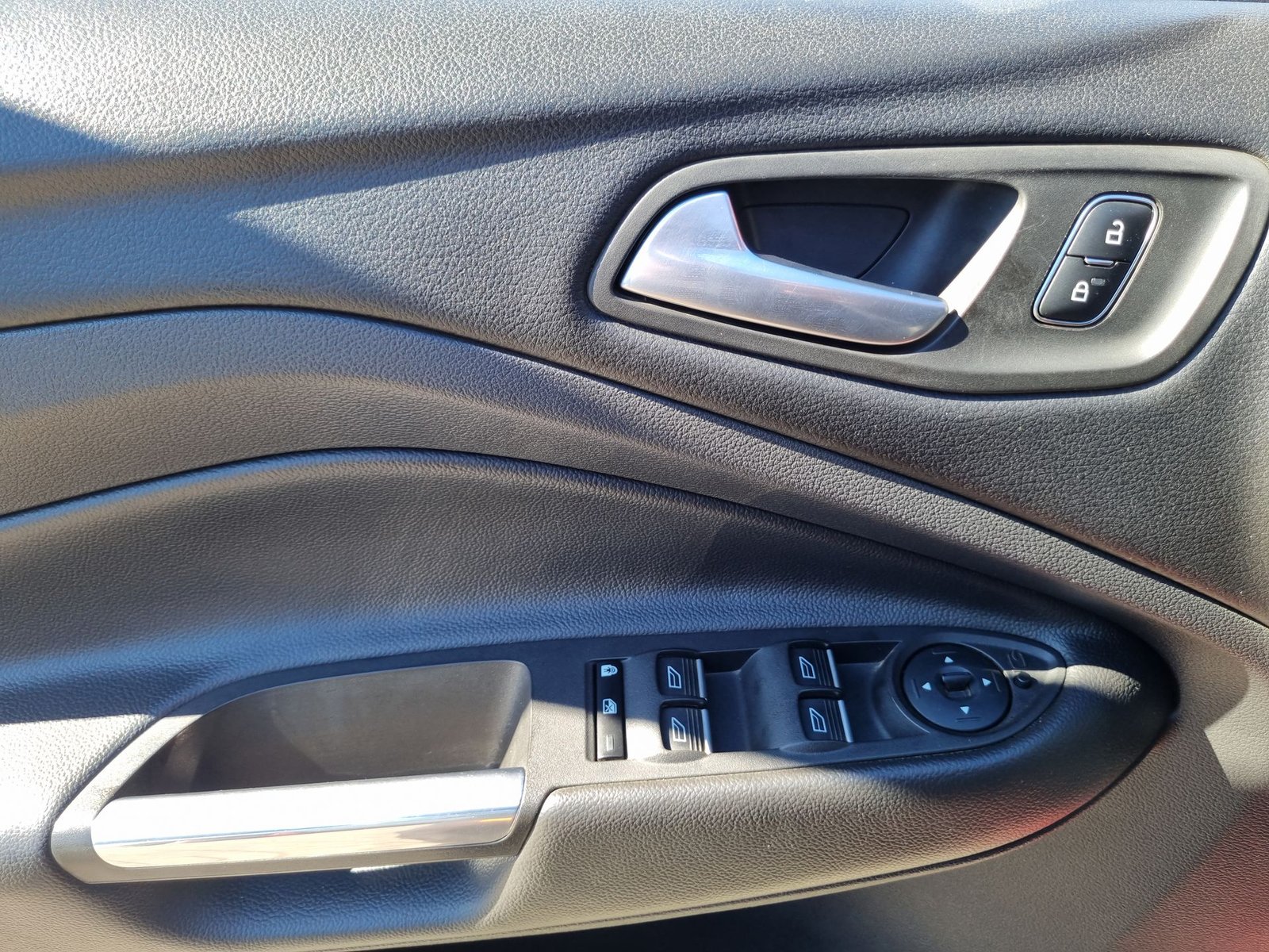 Ford ESCAPE TITANIUM AWD 2.0 AUT 2020 - Imagen 19 de 20