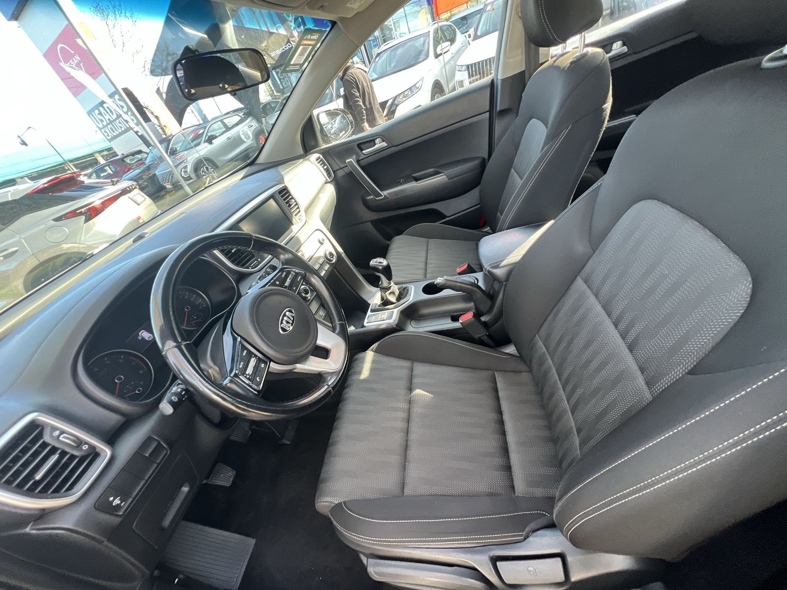 Kia SPORTAGE LX 2.0 2019 - Imagen 11 de 15