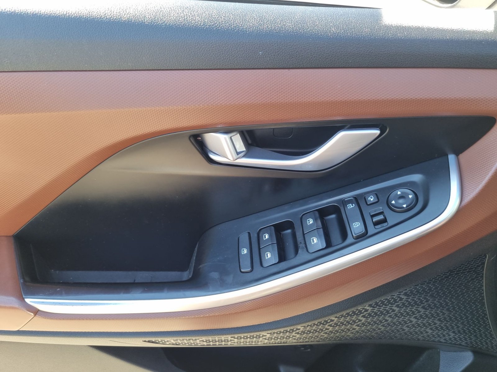 Hyundai CRETA GRAND MPI 2.0 2024 - Imagen 19 de 20
