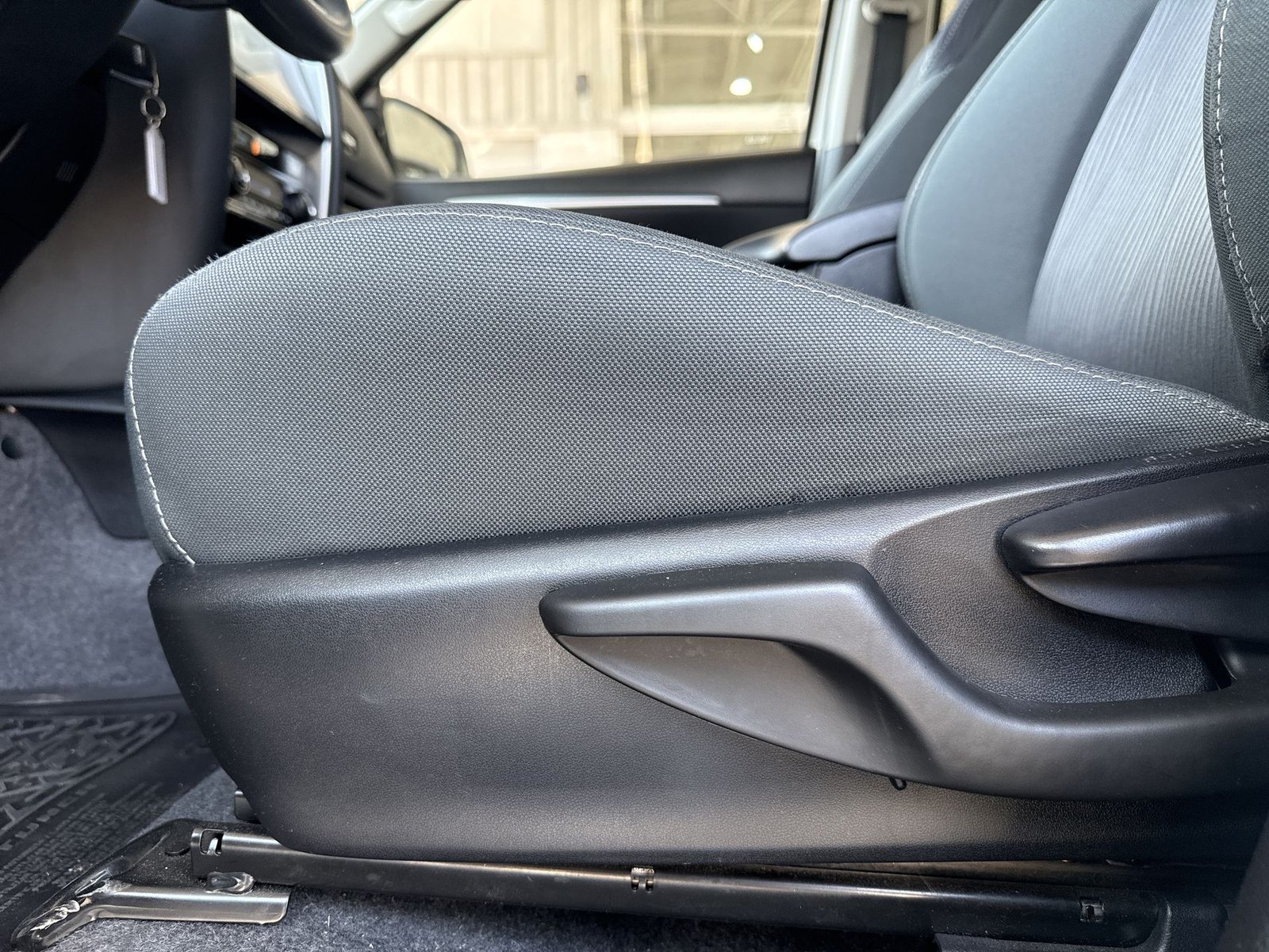 Toyota FORTUNER SRV 2.7 AUT 2023 - Imagen 12 de 20