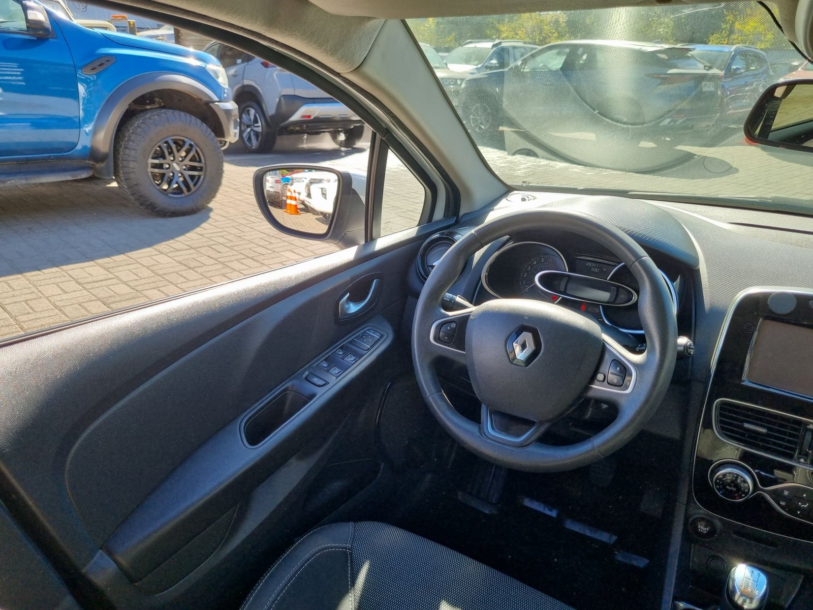 Renault CLIO HB EXPRESSION 1.2 2017 - Imagen 15 de 20