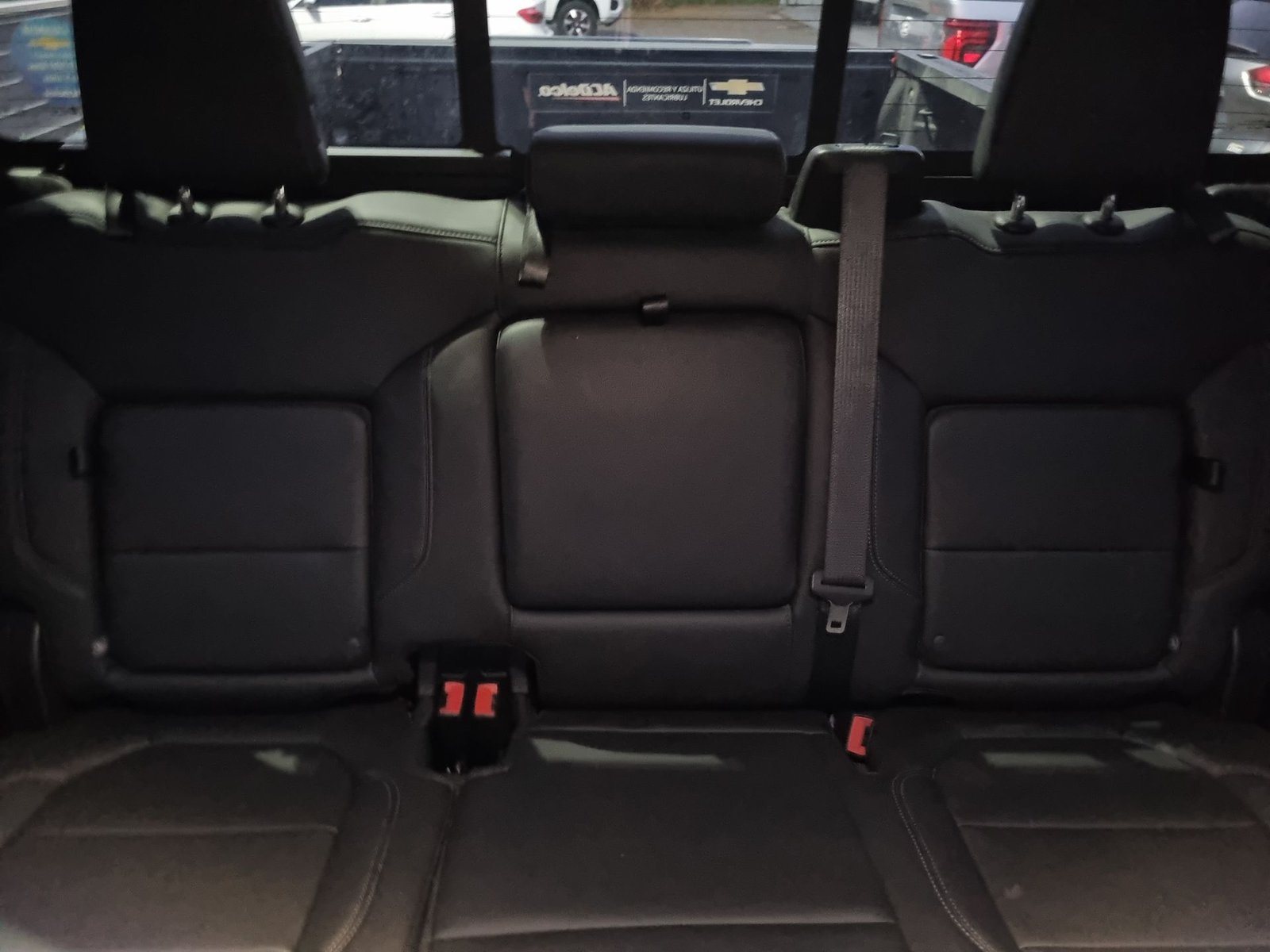 Chevrolet SILVERADO DCAB 4X4 5.3 AT 2021 - Imagen 13 de 20