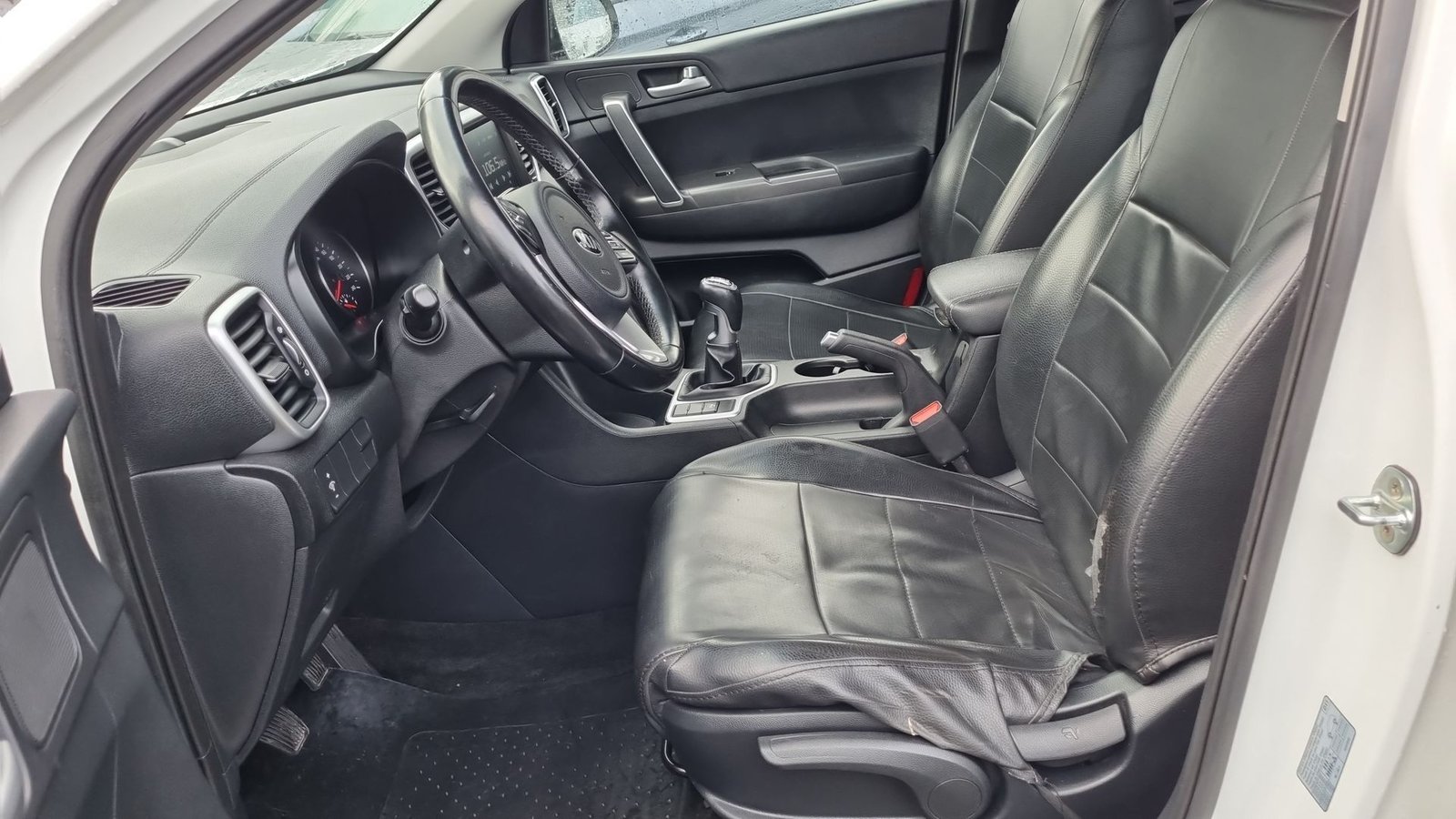 Kia SPORTAGE LX 2.0 2021 - Imagen 19 de 20