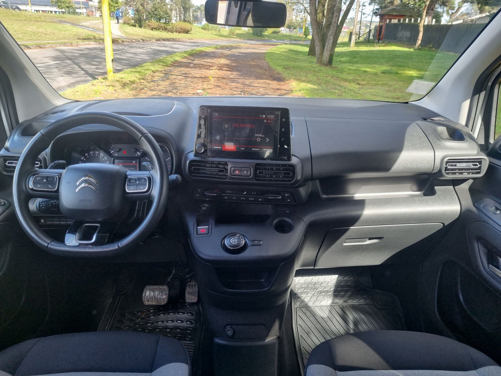 Citroen BERLINGO NEW BERLINGO 3 1.5 AUT 2023 - Imagen 18 de 20