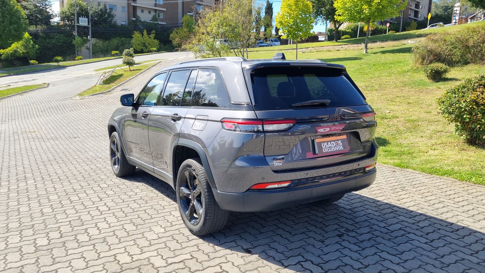Jeep GRAND CHEROKEE 2024 - Imagen 8 de 20