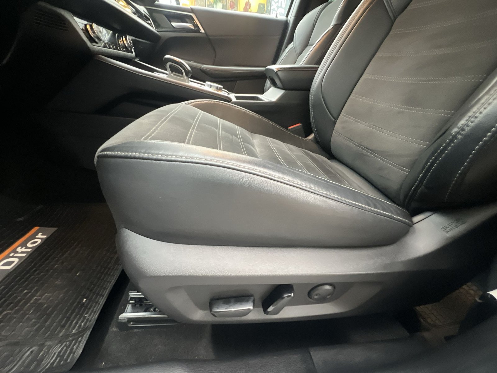 Mitsubishi OUTLANDER GLX 2.5 AUT 2023 - Imagen 19 de 20