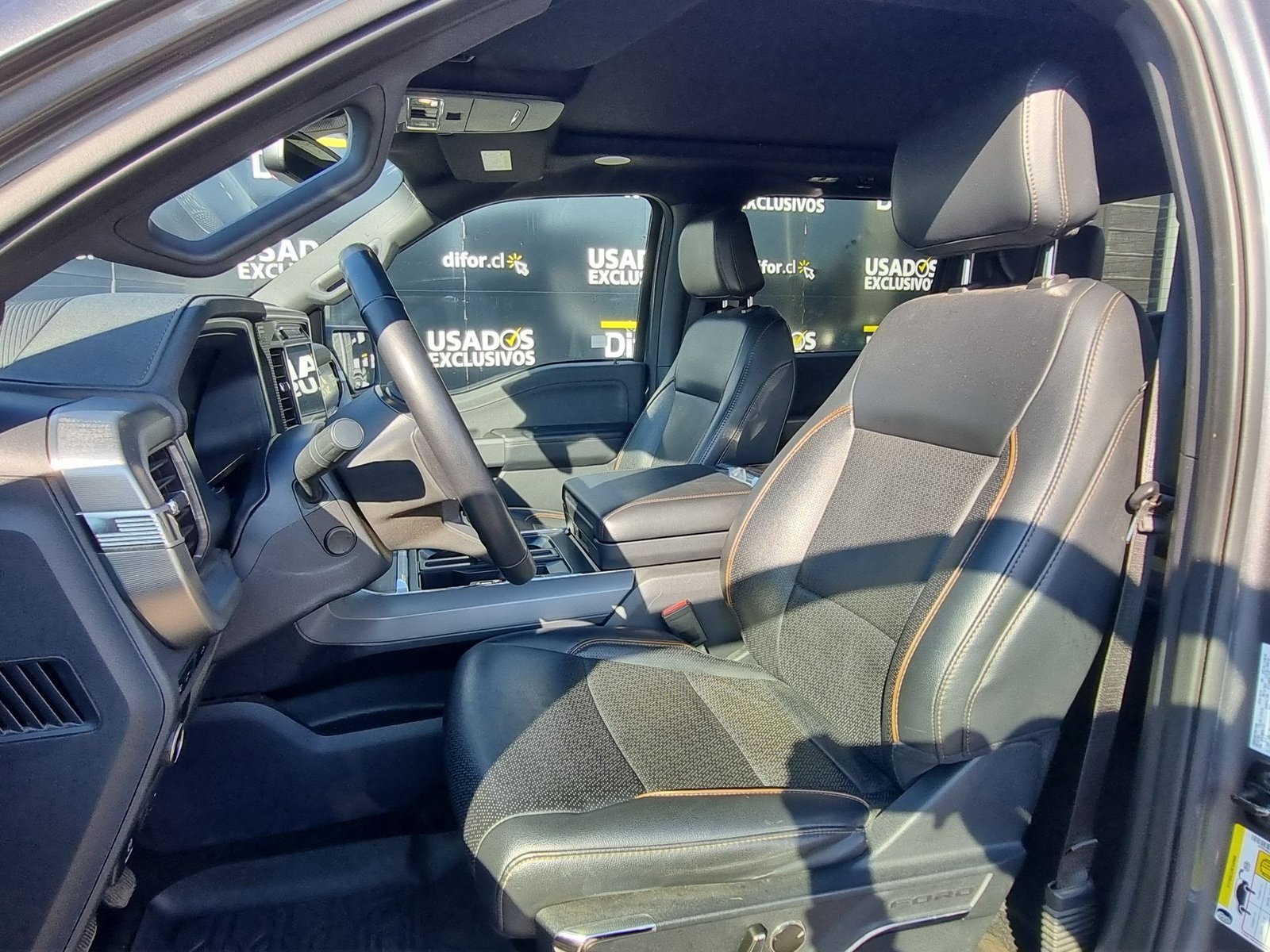 Ford F-150 F150 LARIAT LUX 4X4 5.0 AUT 2024 - Imagen 17 de 20