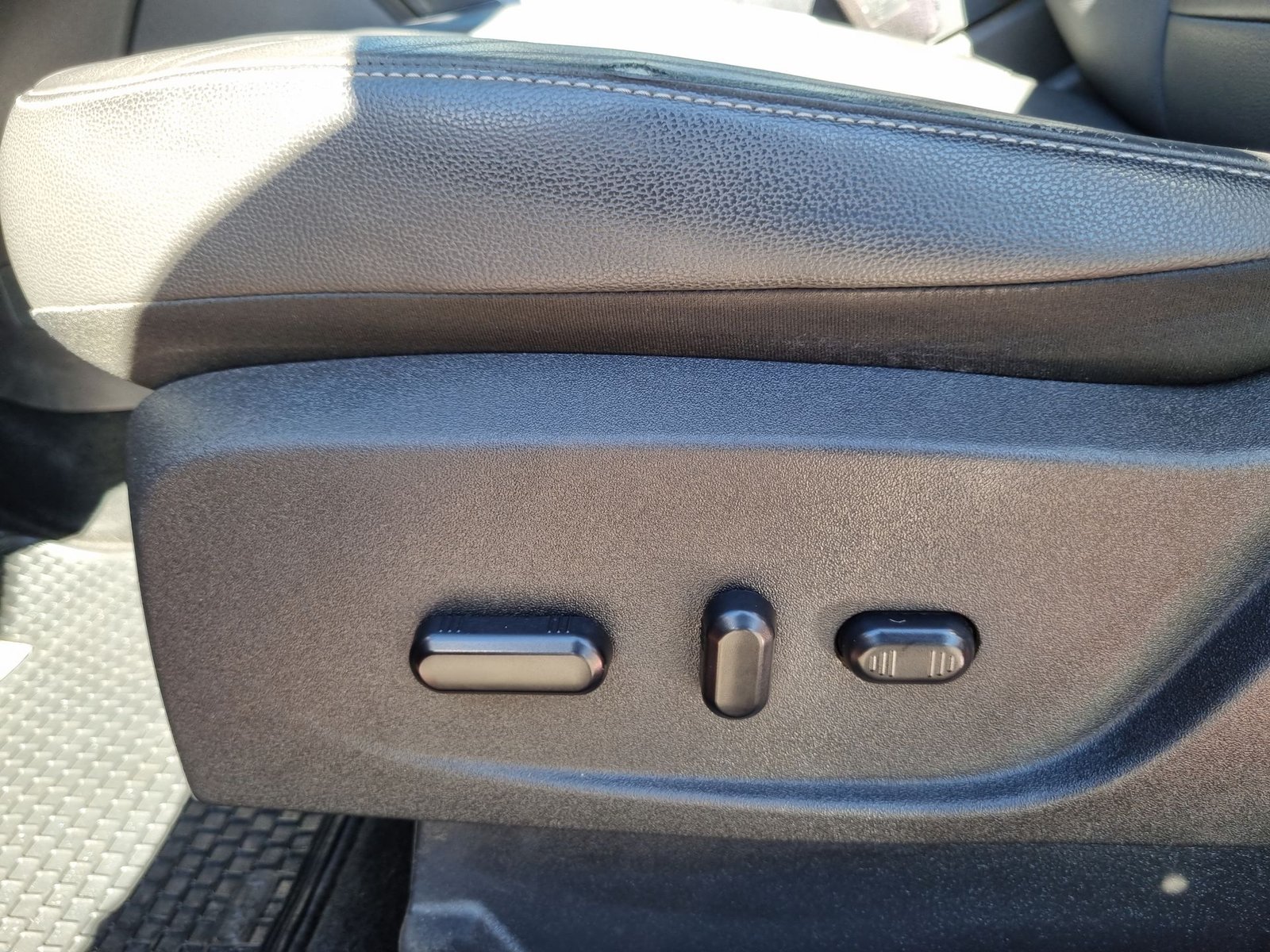 Ford ESCAPE TITANIUM AWD 2.0 AUT 2020 - Imagen 18 de 20