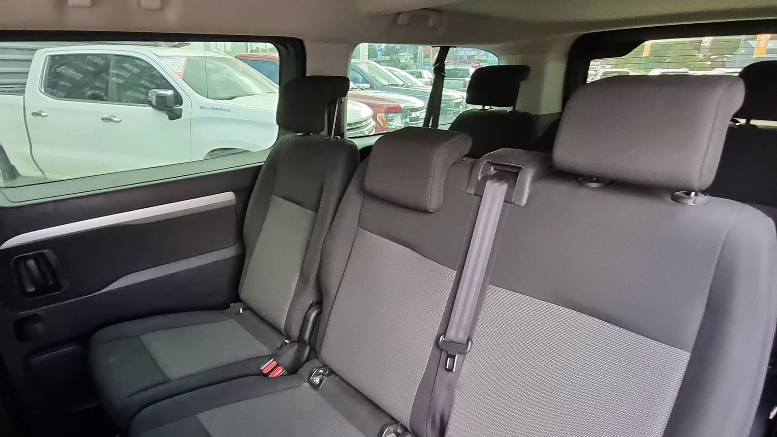 Peugeot TRAVELLER BLUEHDI 2.0 2024 - Imagen 17 de 20