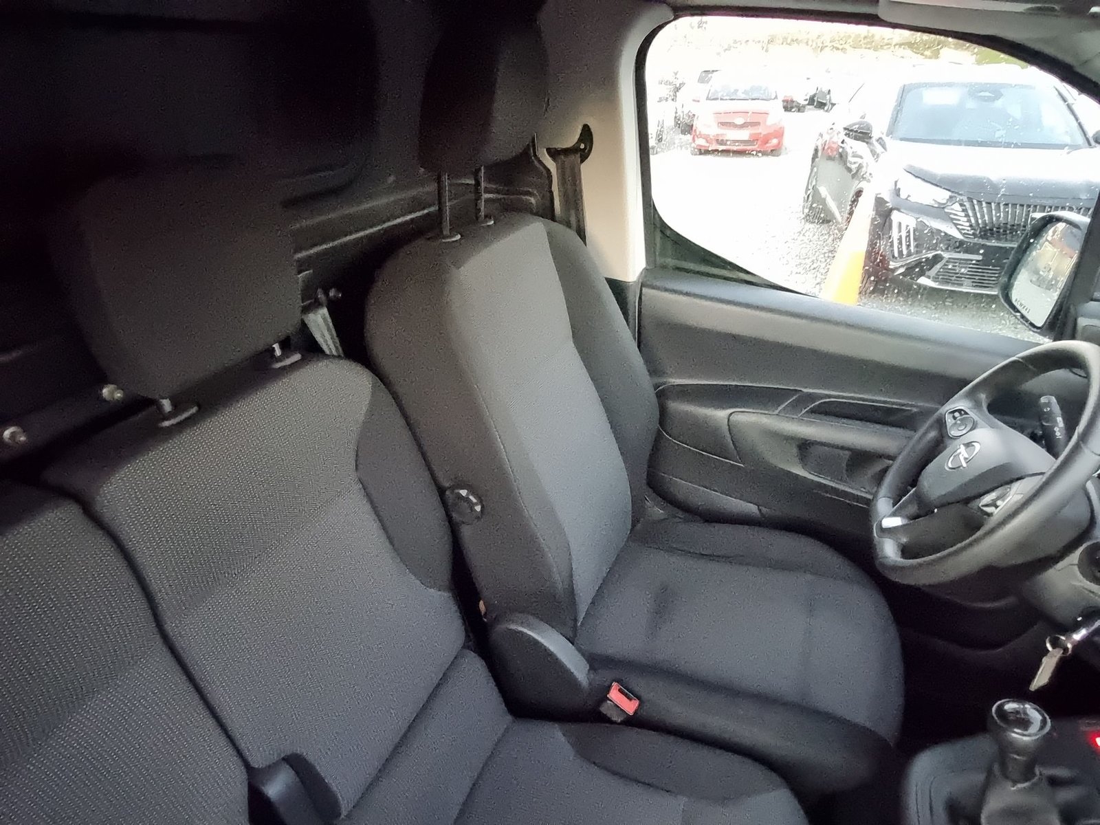 Opel COMBO HDI 92 L1 5P 1.6 2021 - Imagen 14 de 15
