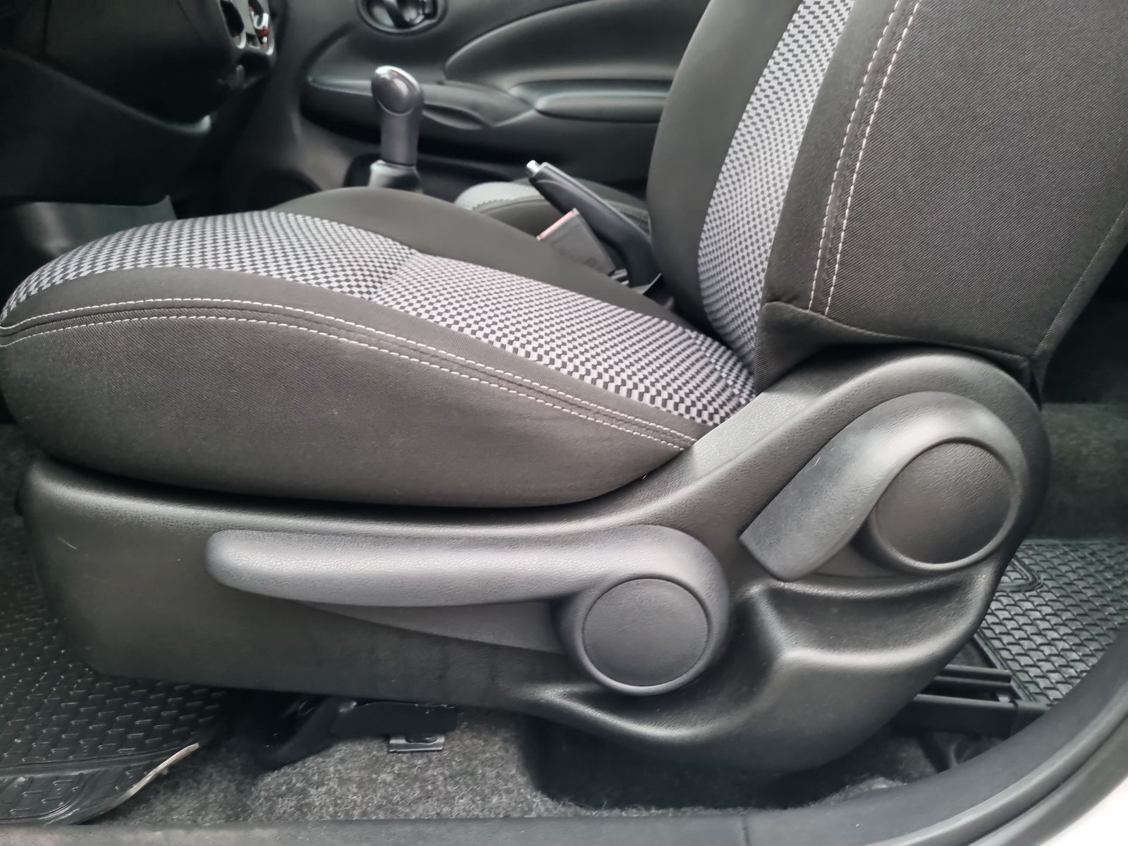 Nissan VERSA 2019 - Imagen 18 de 20