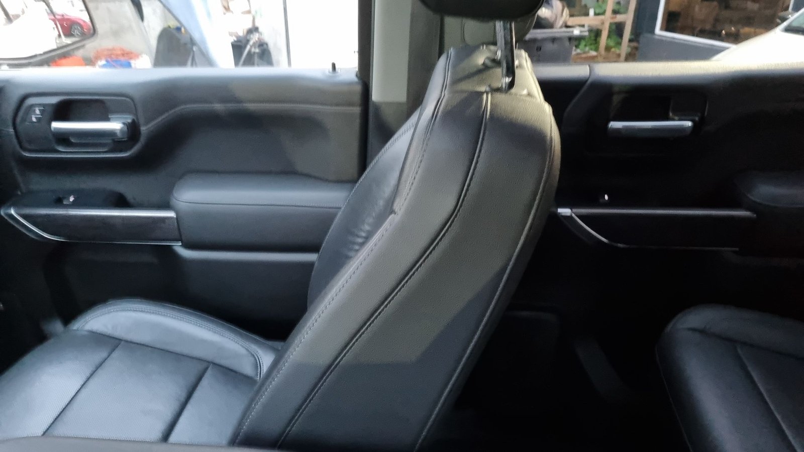 Chevrolet SILVERADO DCAB LTZ 5.3 AUT 2019 - Imagen 12 de 15