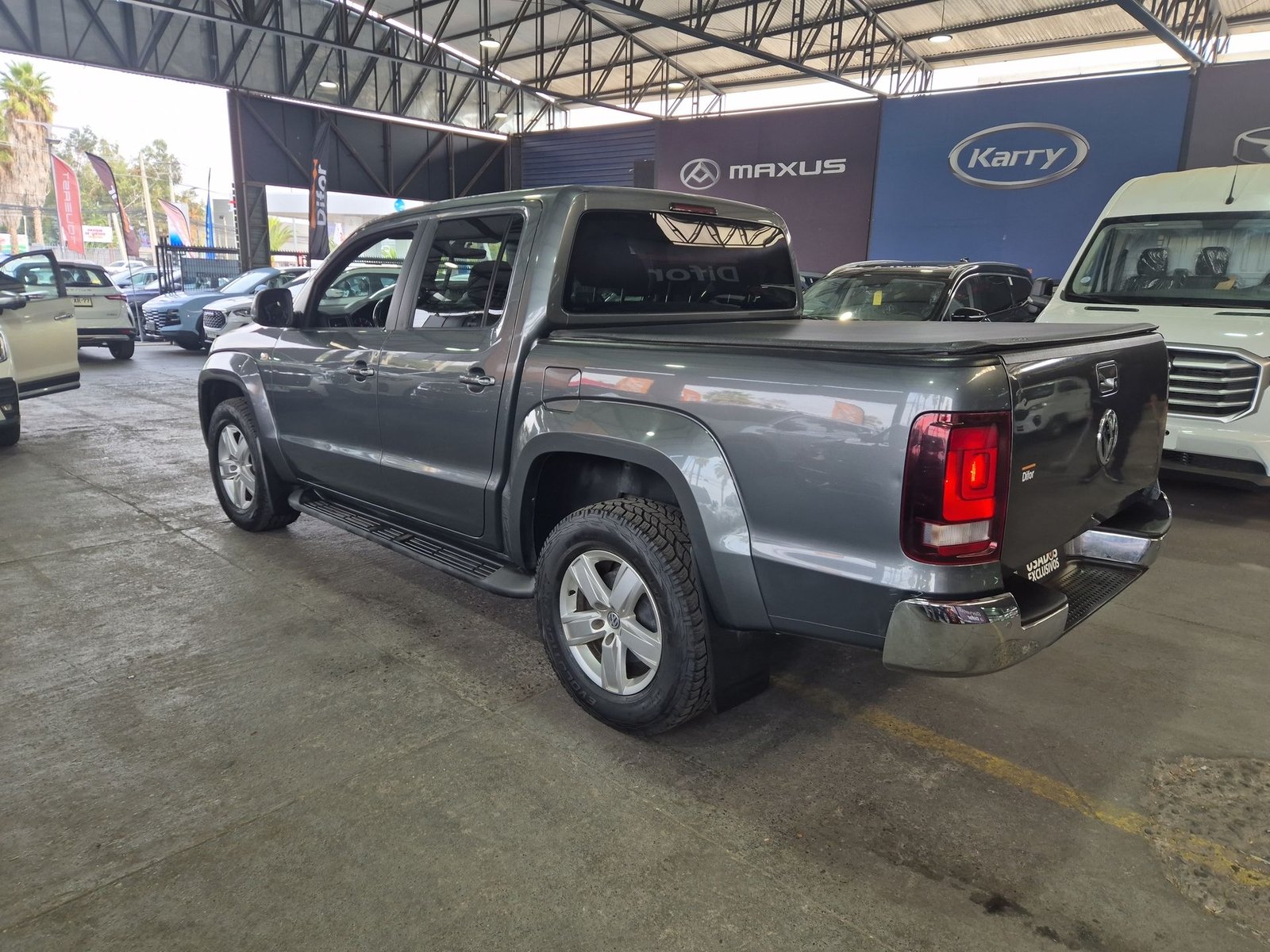 Volkswagen AMAROK HIGHLINE 4X4 2.0 AUT 2021 - Imagen 7 de 20