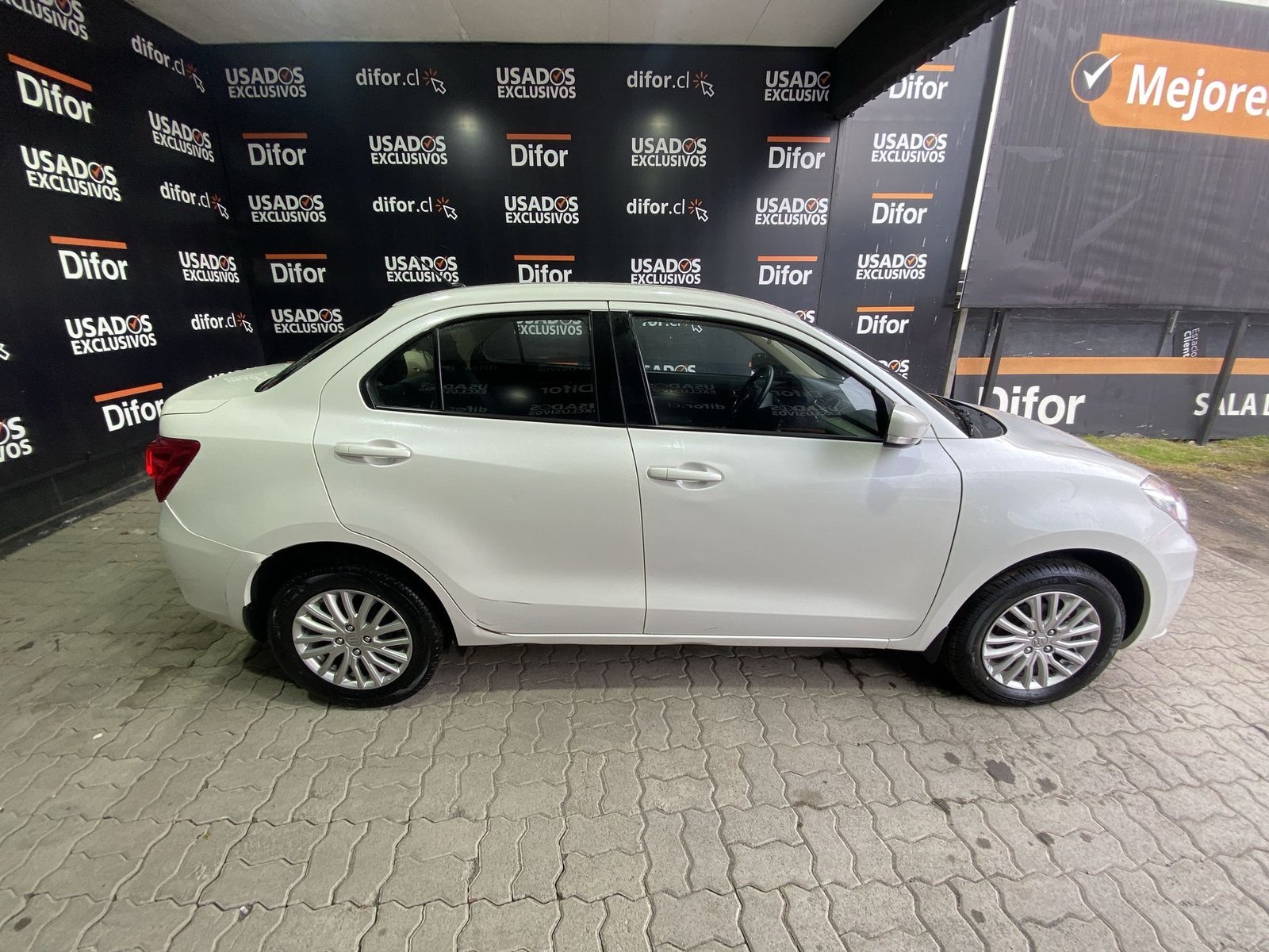 Suzuki DZIRE SEDAN 1.2 2023 - Imagen 12 de 20
