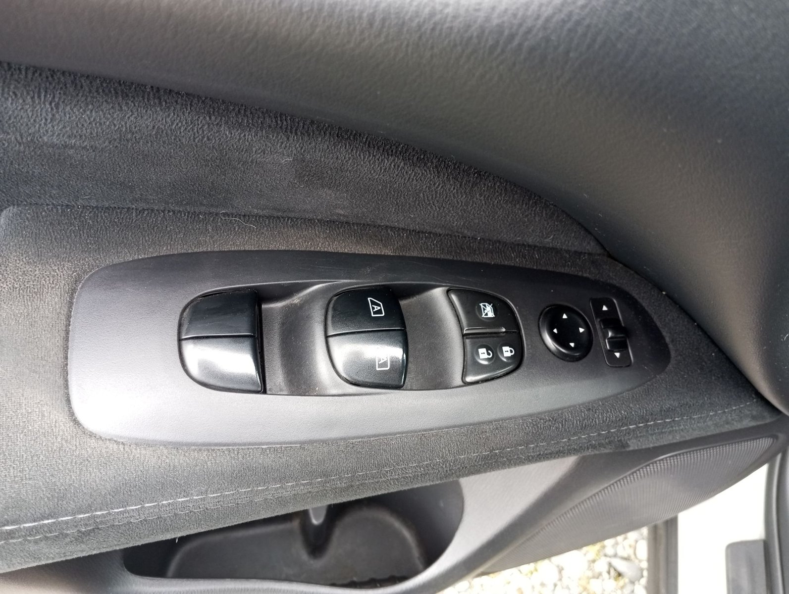 Nissan PATHFINDER SENSE 3.5 AUT 2016 - Imagen 19 de 20