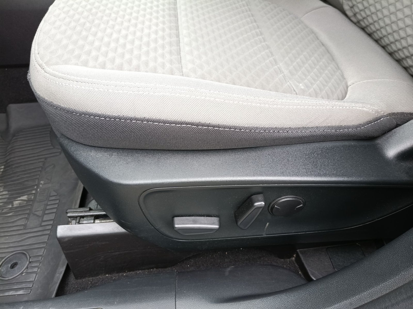 Ford ESCAPE DURA D4 2.5 AUT 2023 - Imagen 18 de 20
