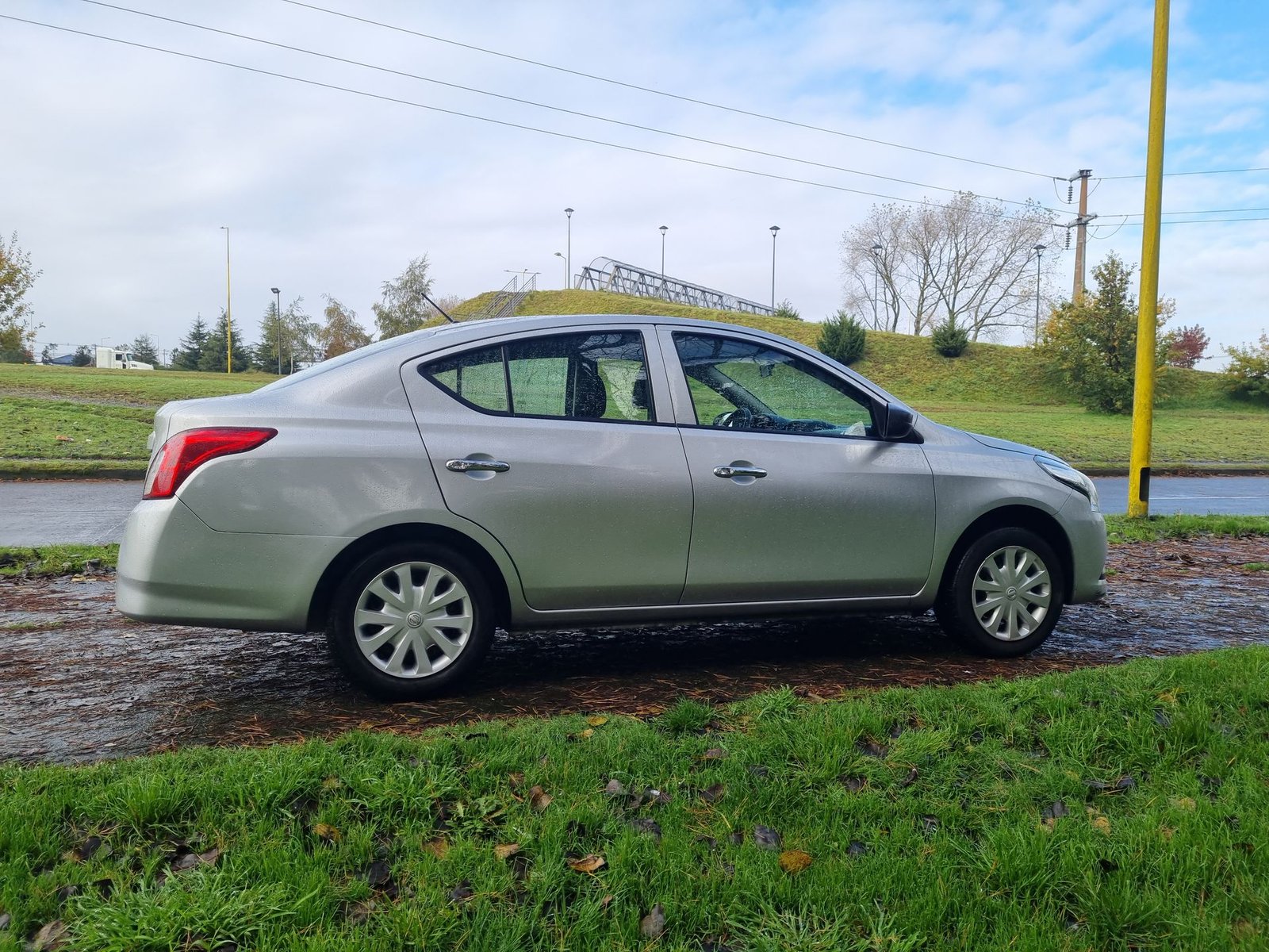Nissan VERSA SEDAN 1.6 2021 - Imagen 4 de 20