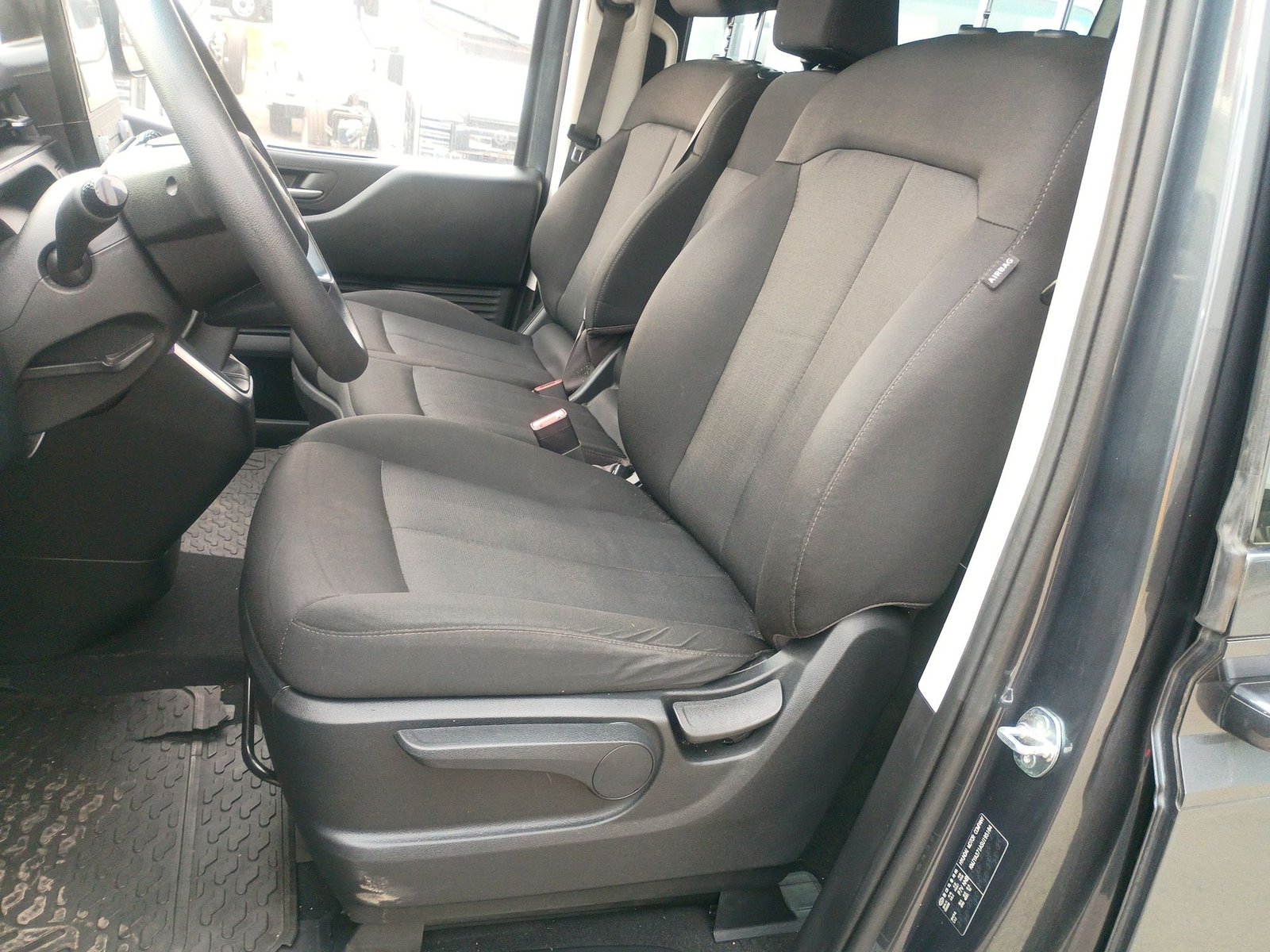 Hyundai STARIA 2.2 2025 - Imagen 11 de 15