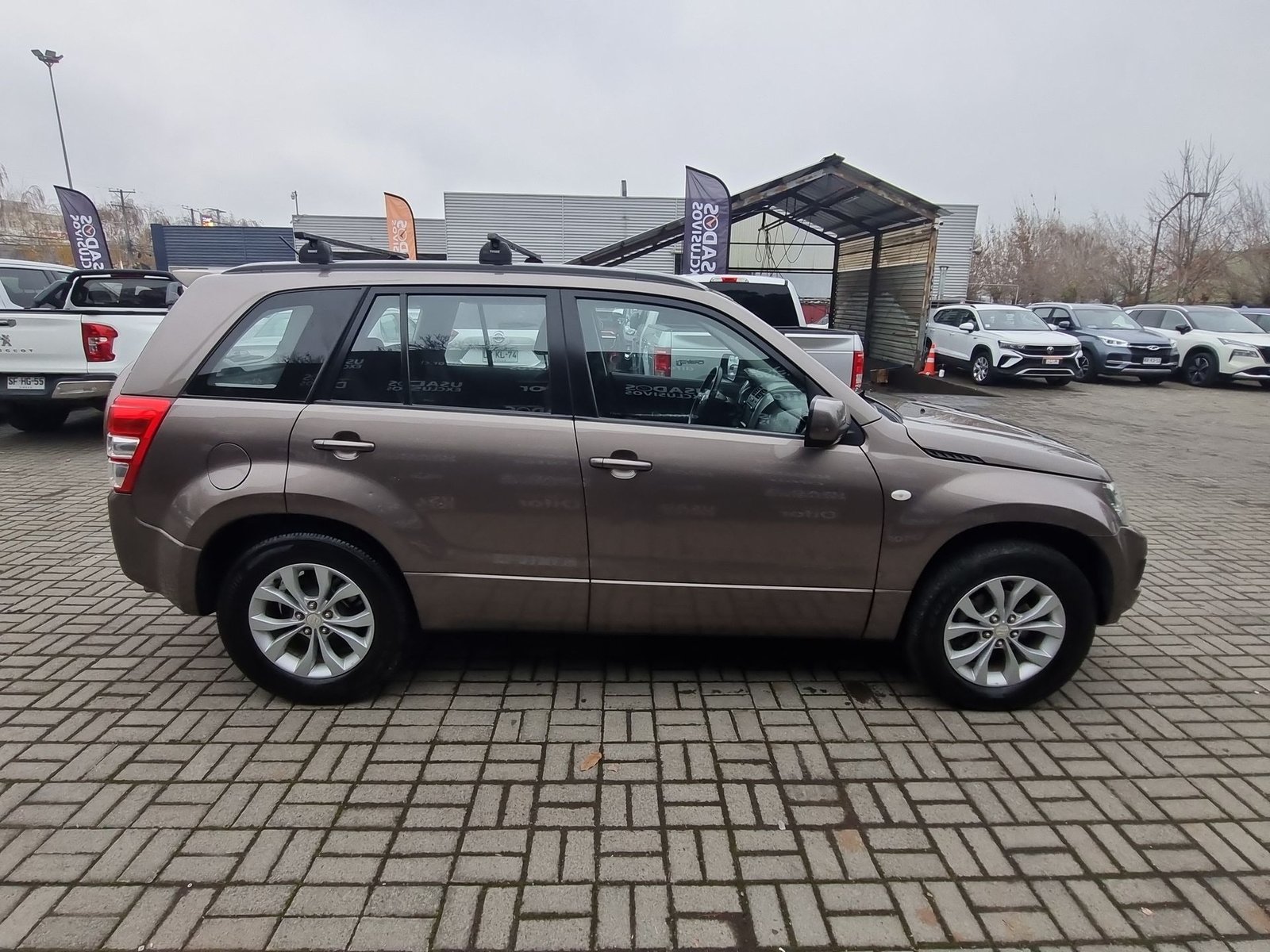 Suzuki GRAND NOMADE GLX 2.4 2019 - Imagen 9 de 15