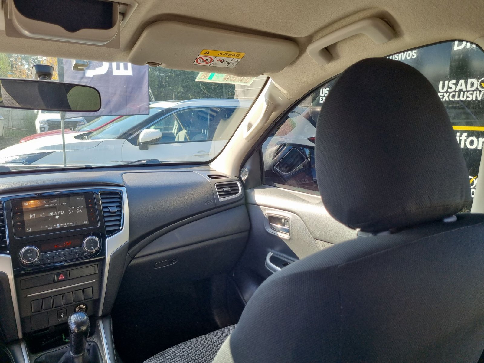 Mitsubishi L200 DAKAR 4X4 2.4 2023 - Imagen 11 de 20