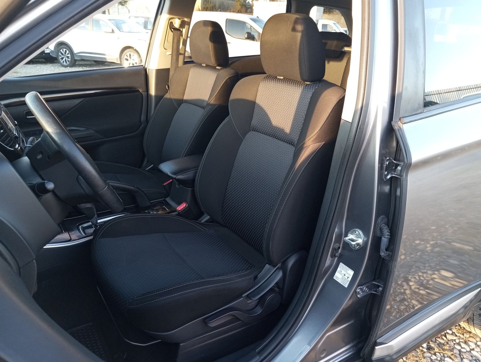 Mitsubishi OUTLANDER NEW OUTLANDER 2.0 AUT 2019 - Imagen 17 de 20