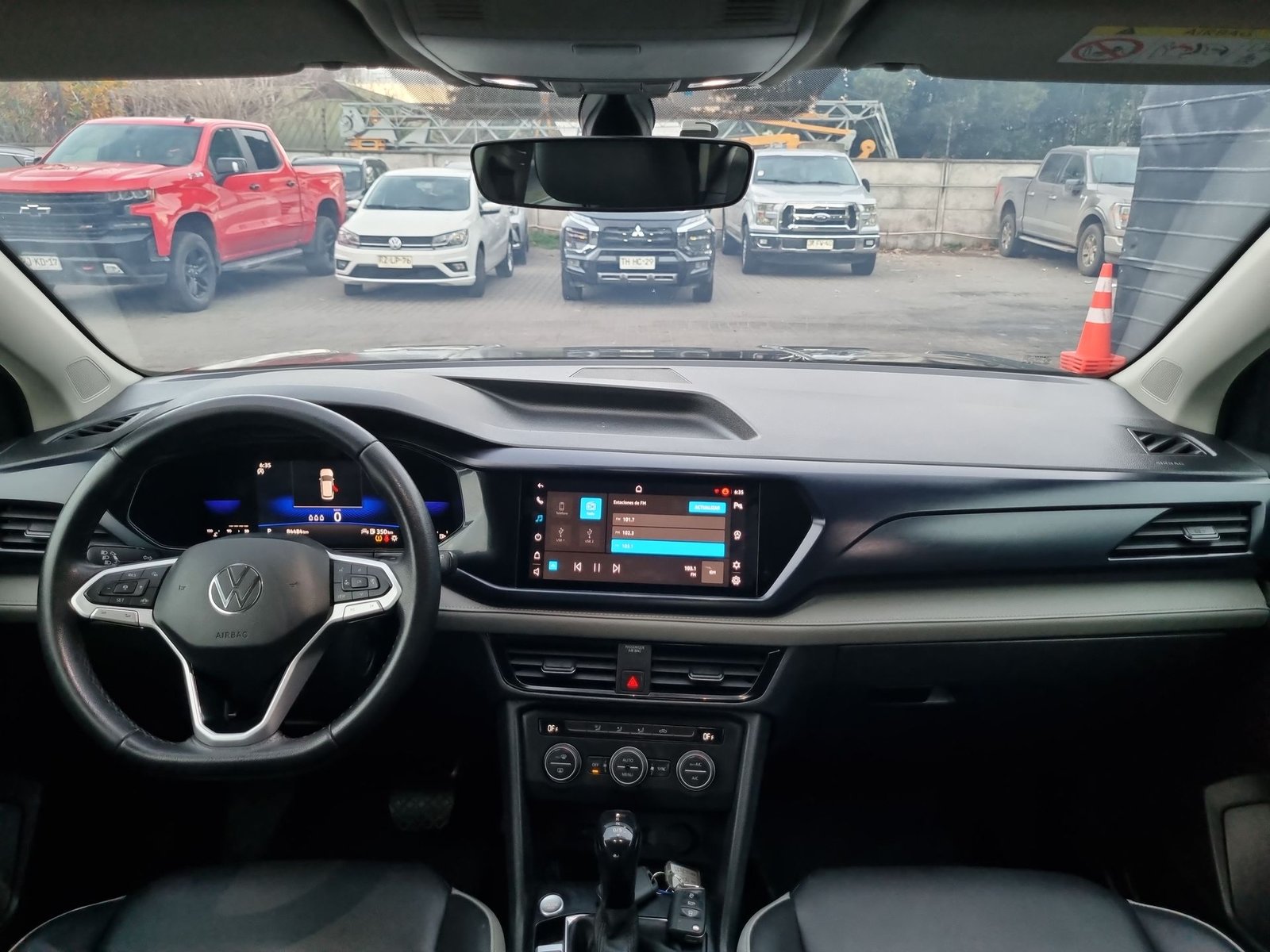 Volkswagen TAOS TSI 1.4 AT 2023 - Imagen 10 de 20