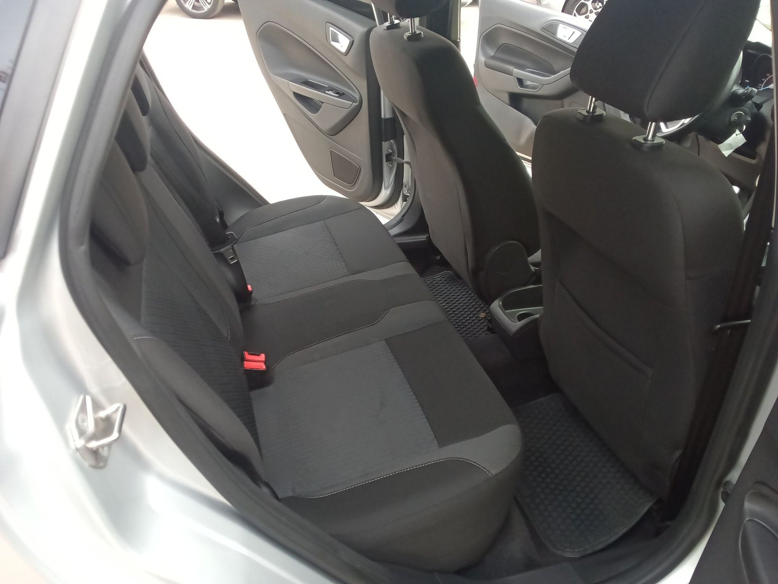 Ford FIESTA HATCH BACK 1.6 2018 - Imagen 12 de 15