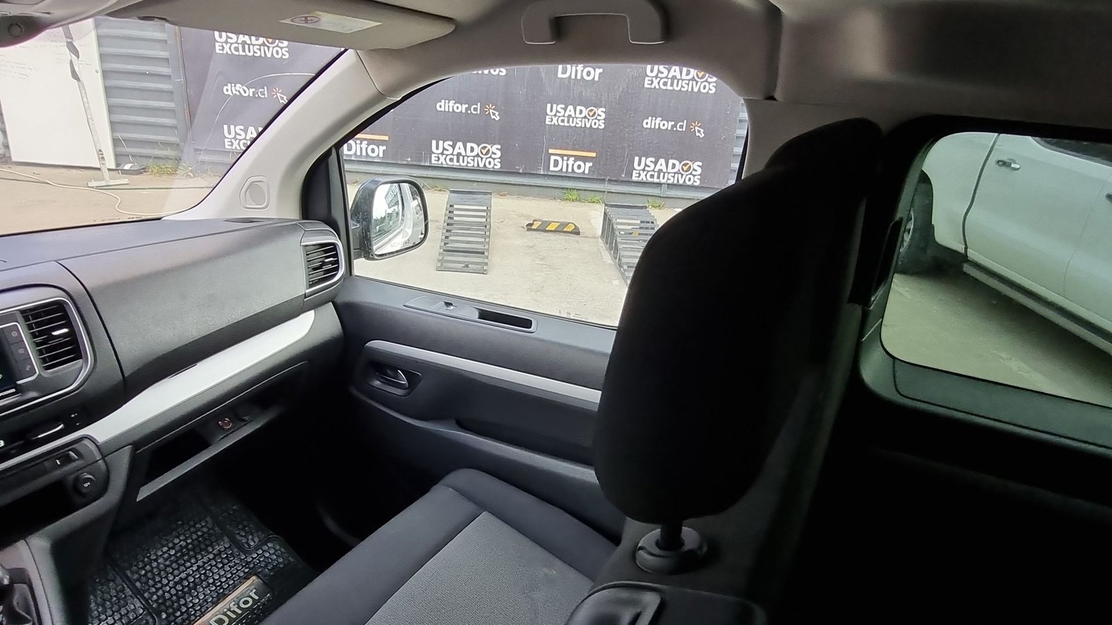 Peugeot TRAVELLER BLUEHDI 2.0 2024 - Imagen 15 de 20
