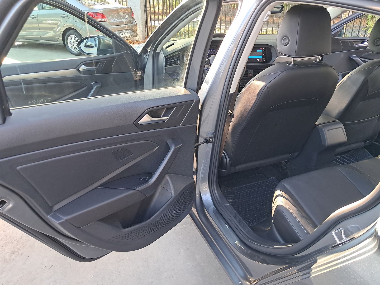 Volkswagen JETTA 4X2 1.4 AUT 2025 - Imagen 14 de 20