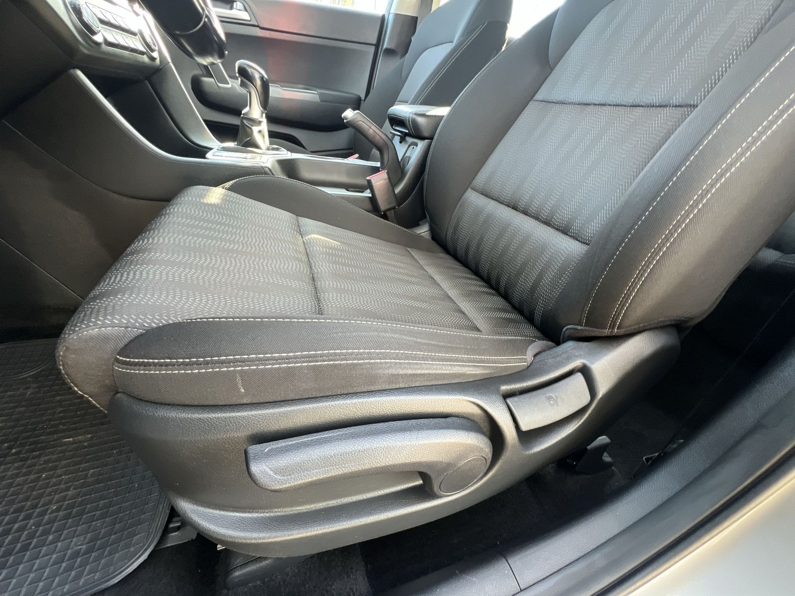 Kia SPORTAGE LX 2.0 2019 - Imagen 12 de 15