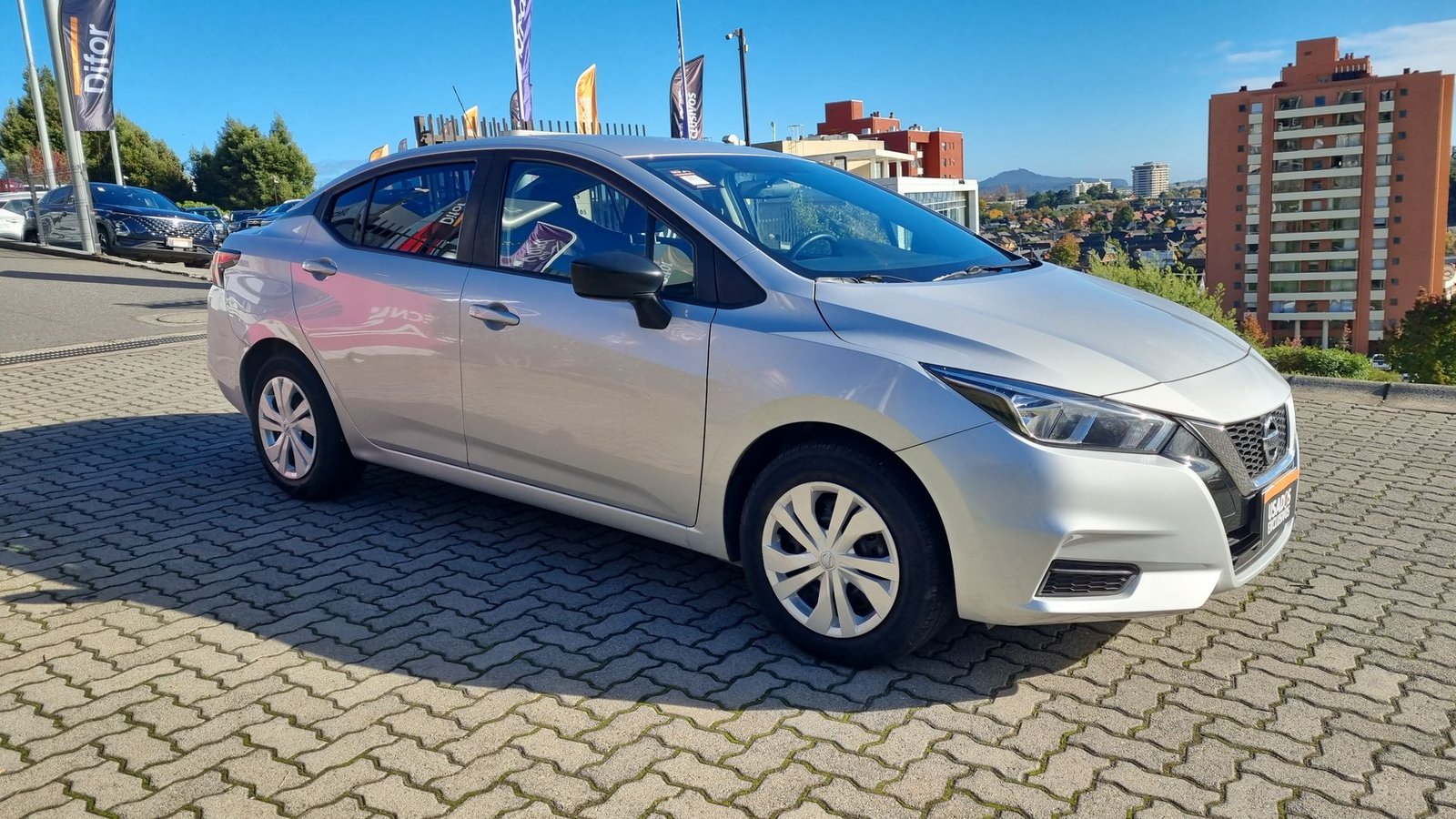 Nissan VERSA 2023 - Imagen 13 de 20