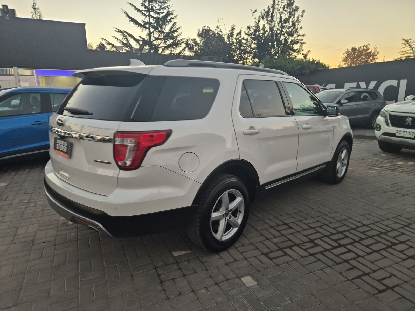 Ford EXPLORER XLT 3.5 AUT 2017 - Imagen 11 de 15
