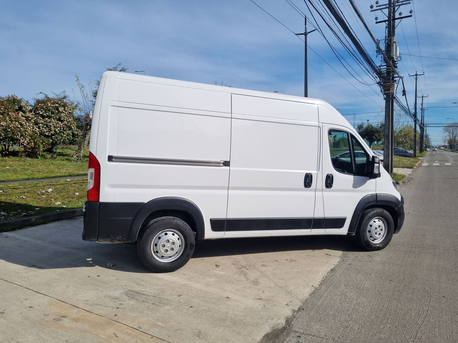 Citroen JUMPER L2H2 BLUEHDI 165 2.2 2025 - Imagen 4 de 20