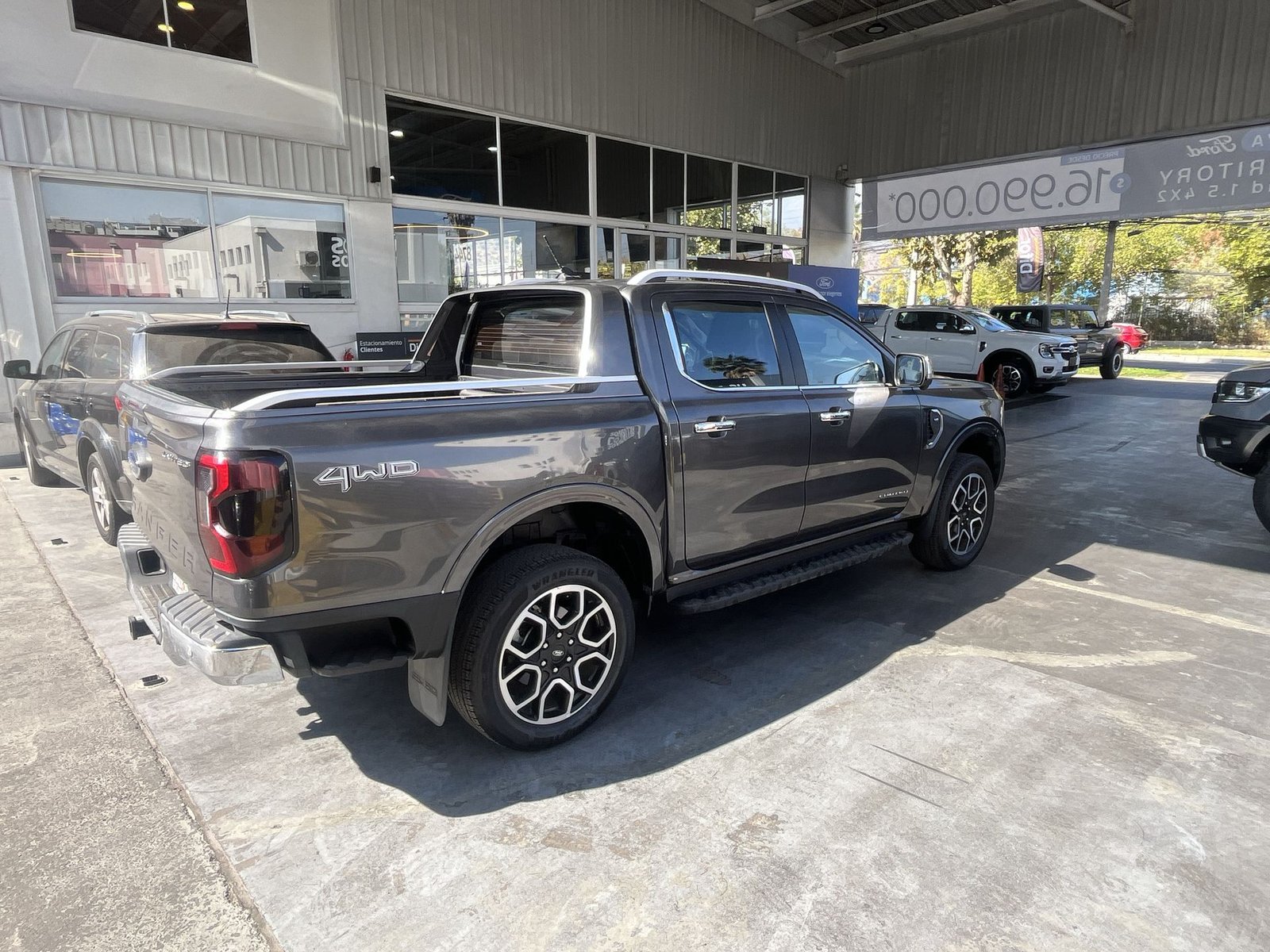 Ford RANGER LTD 4X4 3.0 AUT 2024 - Imagen 8 de 20