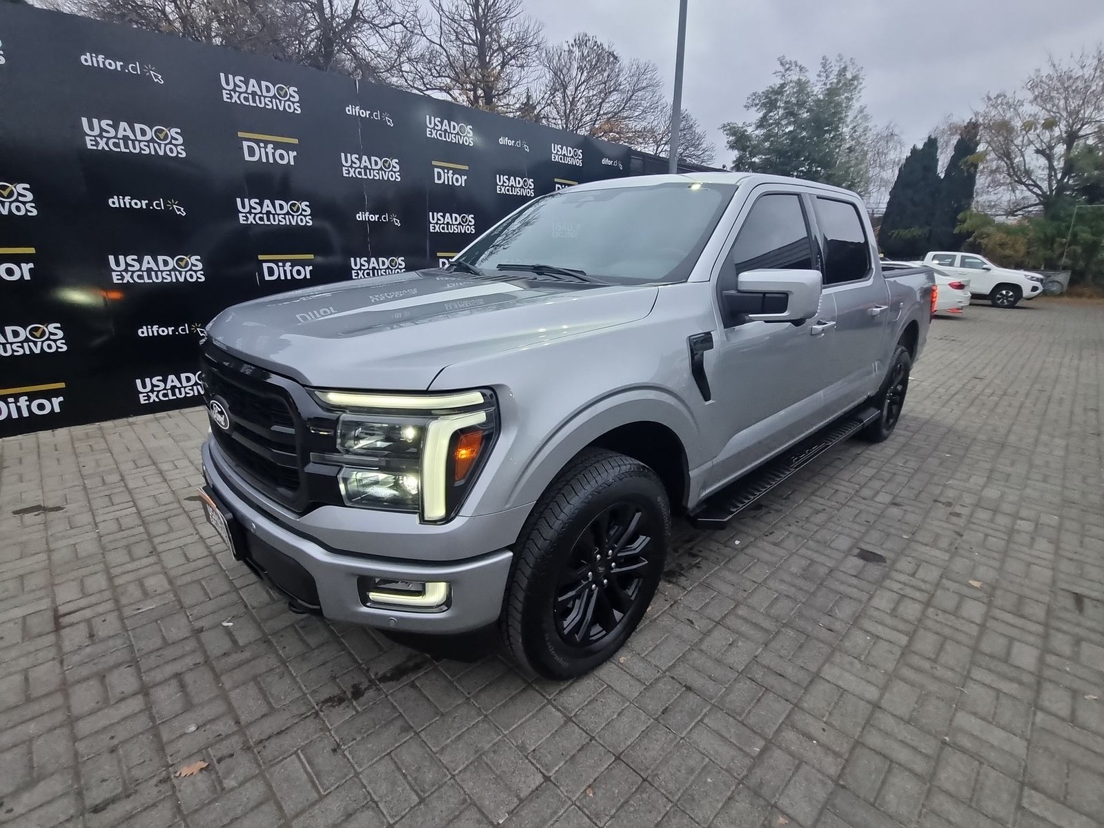 Ford F-150 F150 LARIAT BLACK 4X4 5.0 AUT 2025 - Imagen 4 de 20