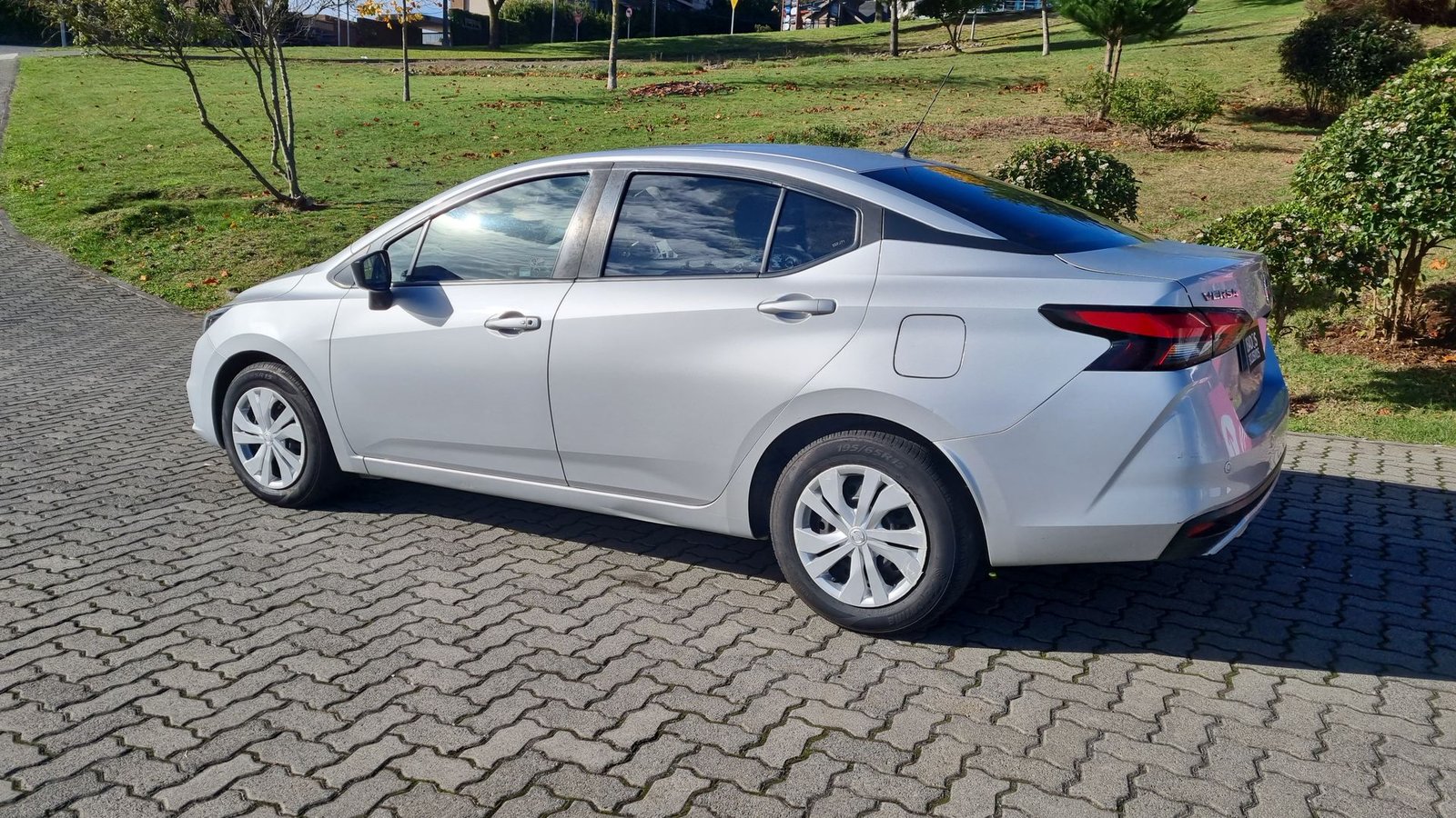 Nissan VERSA 2023 - Imagen 7 de 20