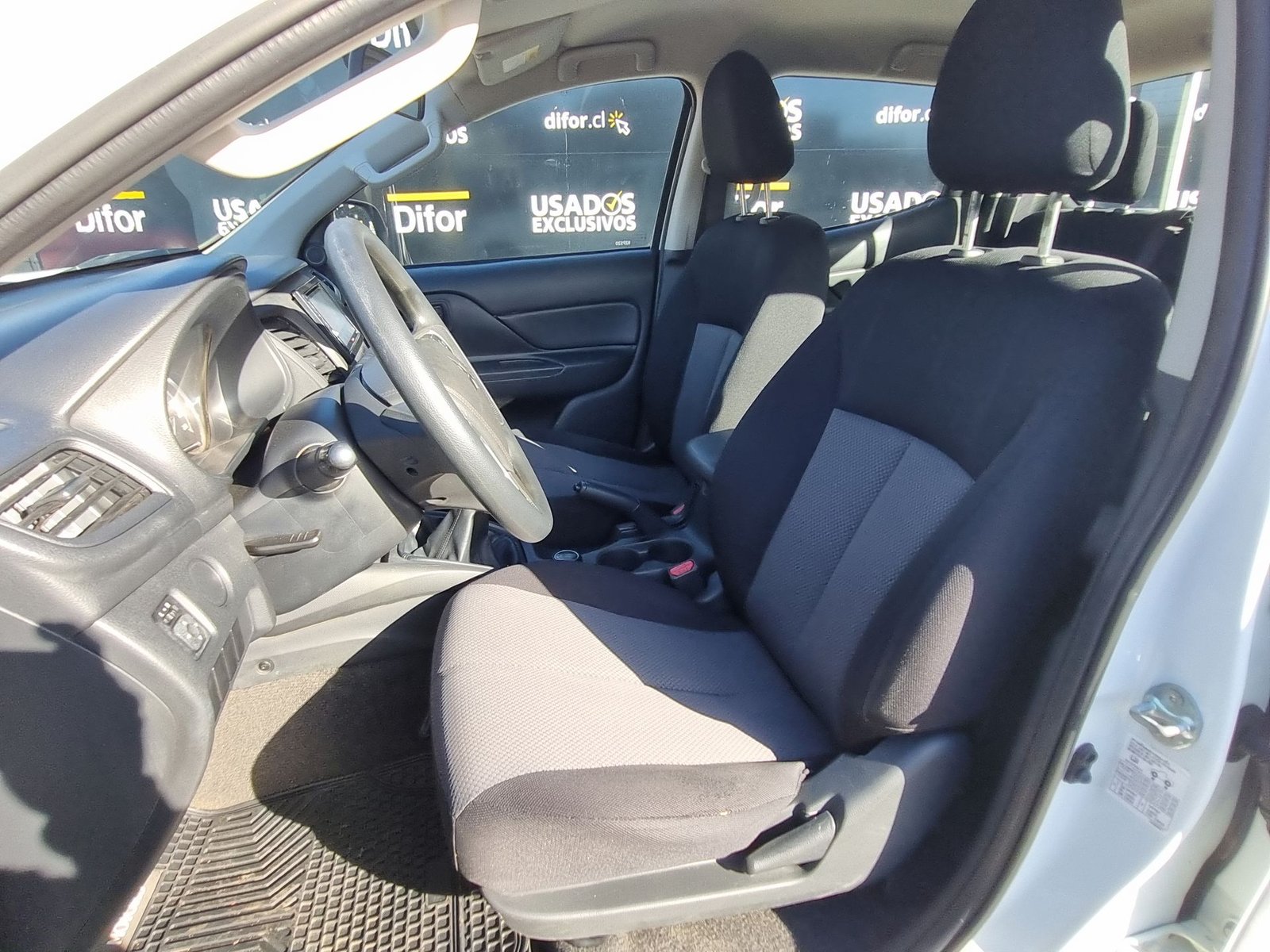 Mitsubishi L200 KATANA CRM 4X4 2.4 2022 - Imagen 17 de 20