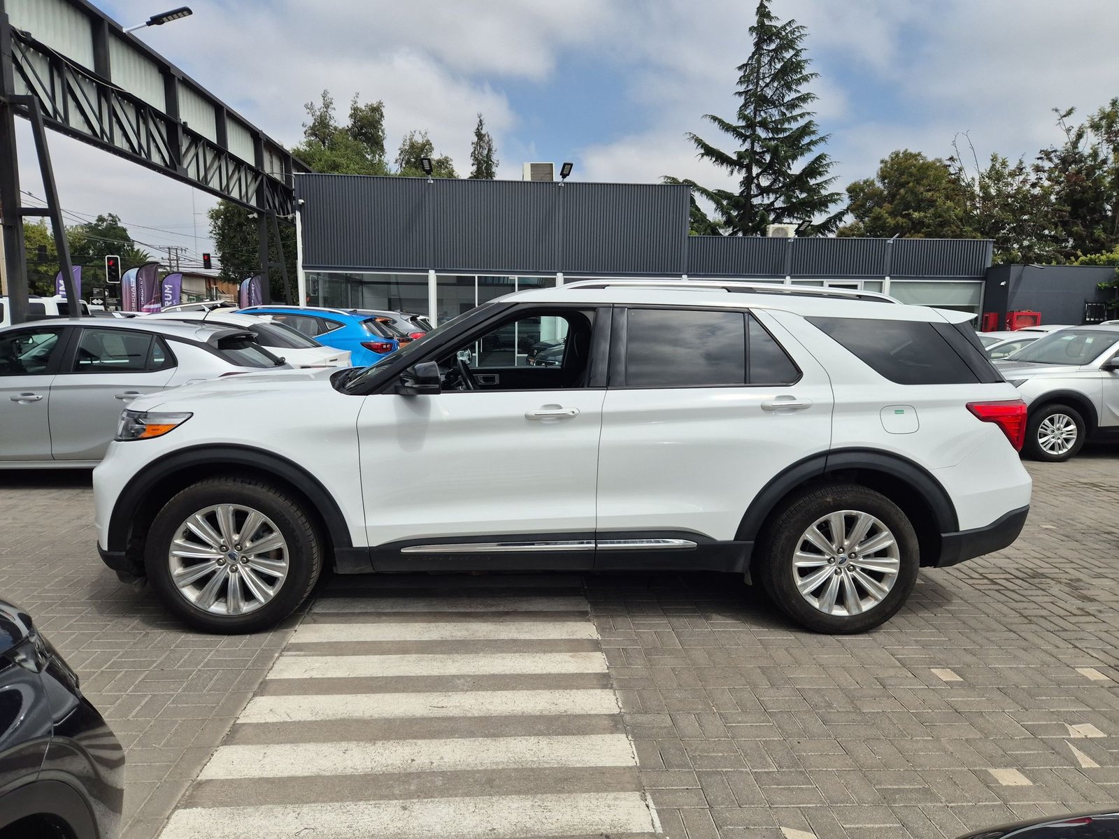 Ford EXPLORER 4WD 2.3 AUT 2024 - Imagen 6 de 20