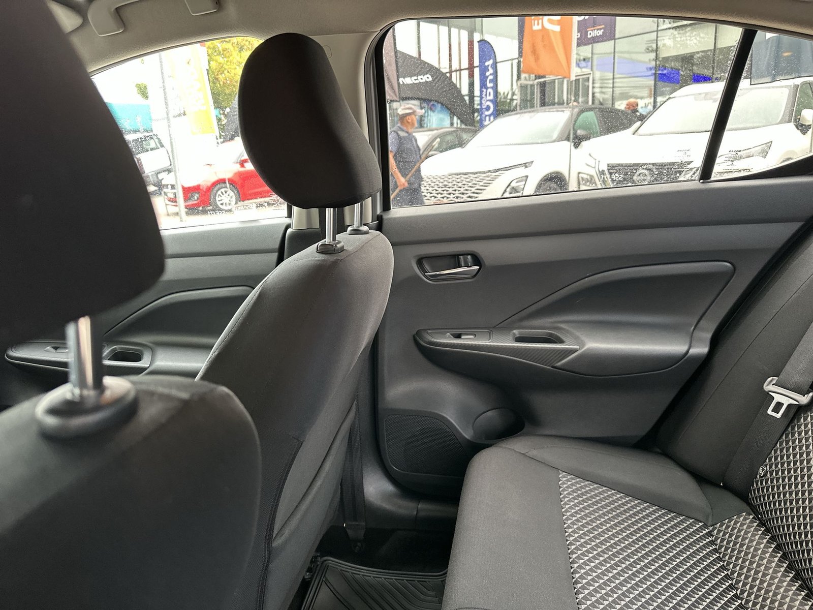Nissan VERSA 2023 - Imagen 17 de 20