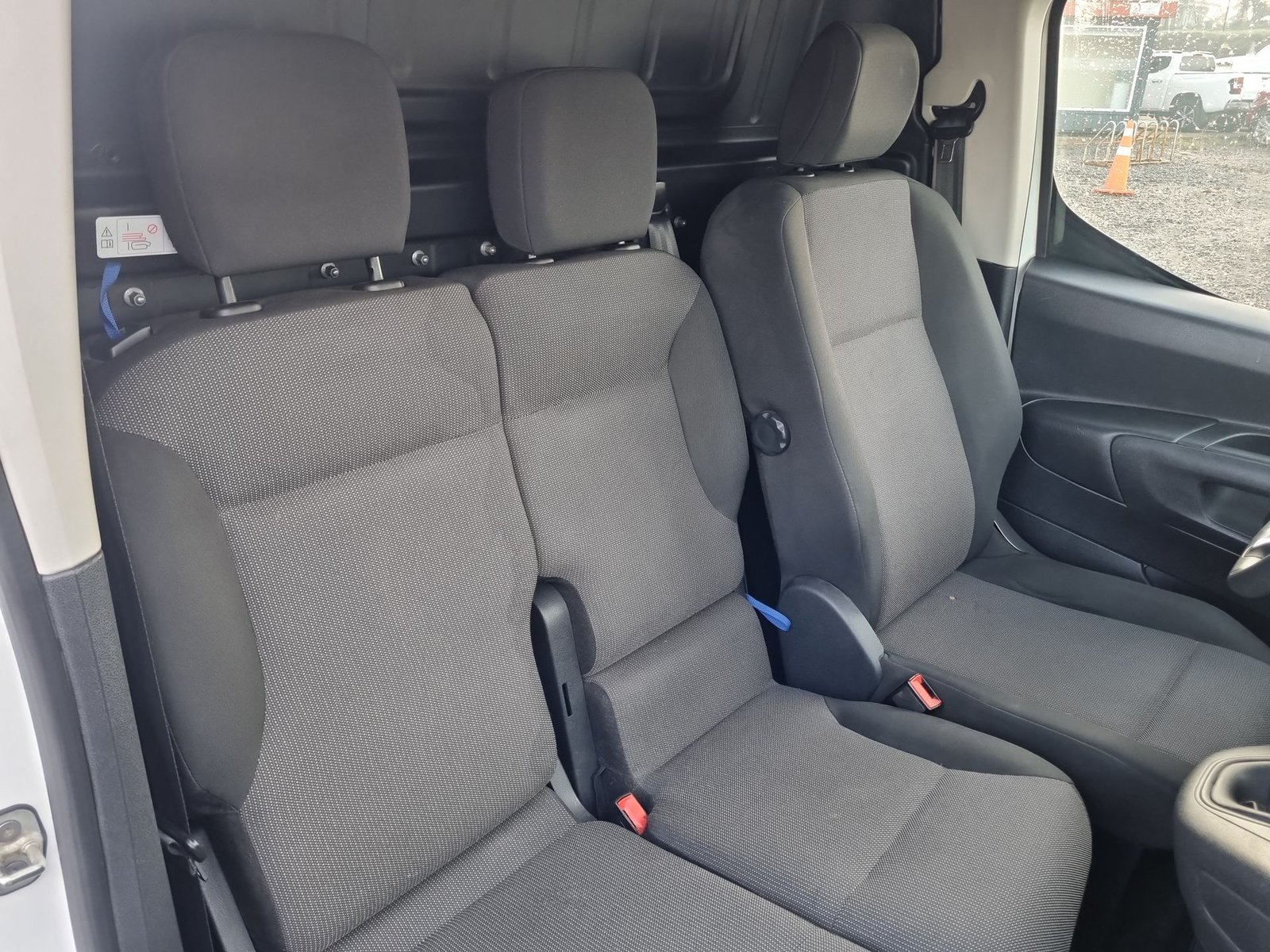 Opel COMBO HDI 92 L1 5P 1.6 2021 - Imagen 13 de 15