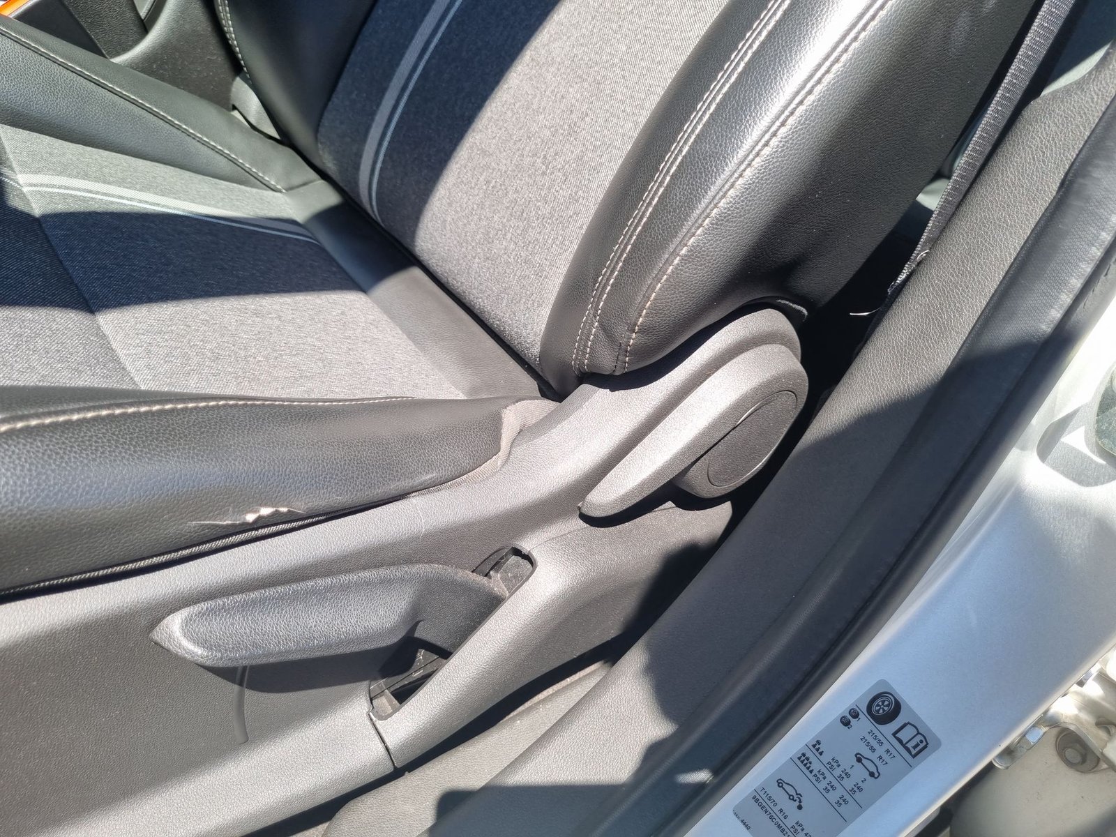 Chevrolet TRACKER 1.2T AUT 2021 - Imagen 18 de 20