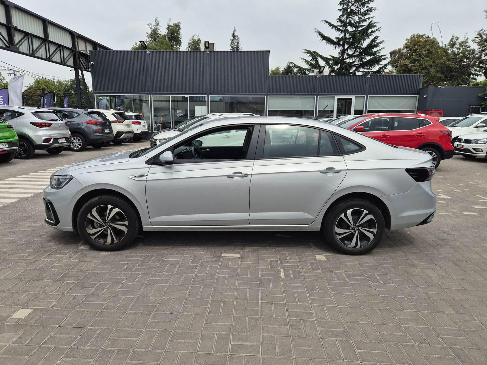 Volkswagen VIRTUS TSI 1.0 AUT 2024 - Imagen 6 de 20