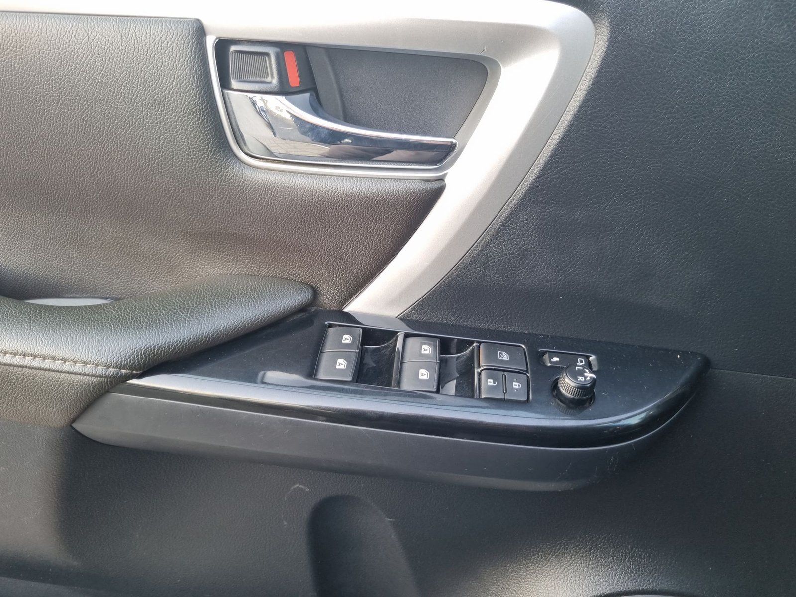 Toyota FORTUNER SRX 4X4 2.7 AUT 2019 - Imagen 19 de 20