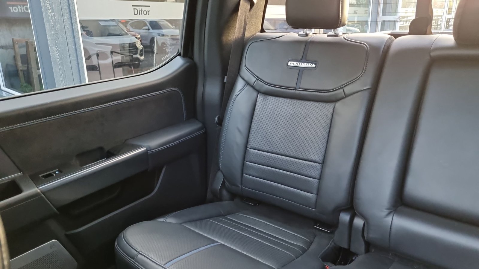 Ford F-150 F150 CC PLATINUM 4X4 3.5 AUT 2025 - Imagen 13 de 20