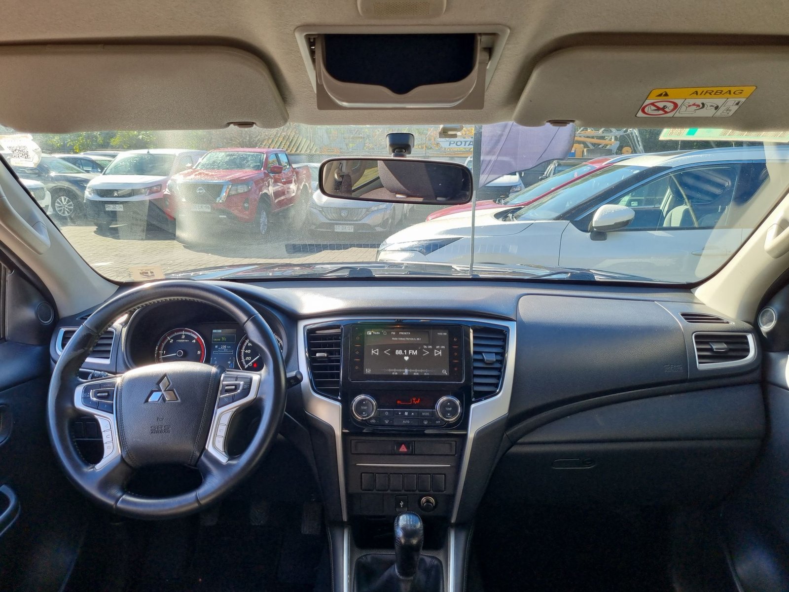 Mitsubishi L200 DAKAR 4X4 2.4 2023 - Imagen 10 de 20