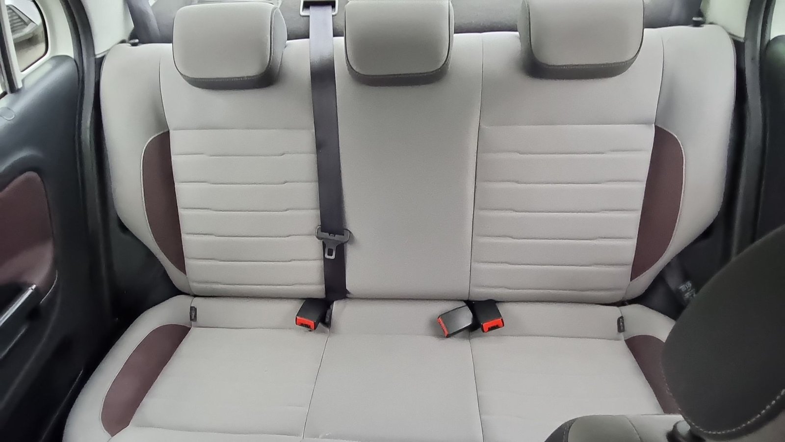 Volkswagen VOYAGE 1.6 2023 - Imagen 18 de 20