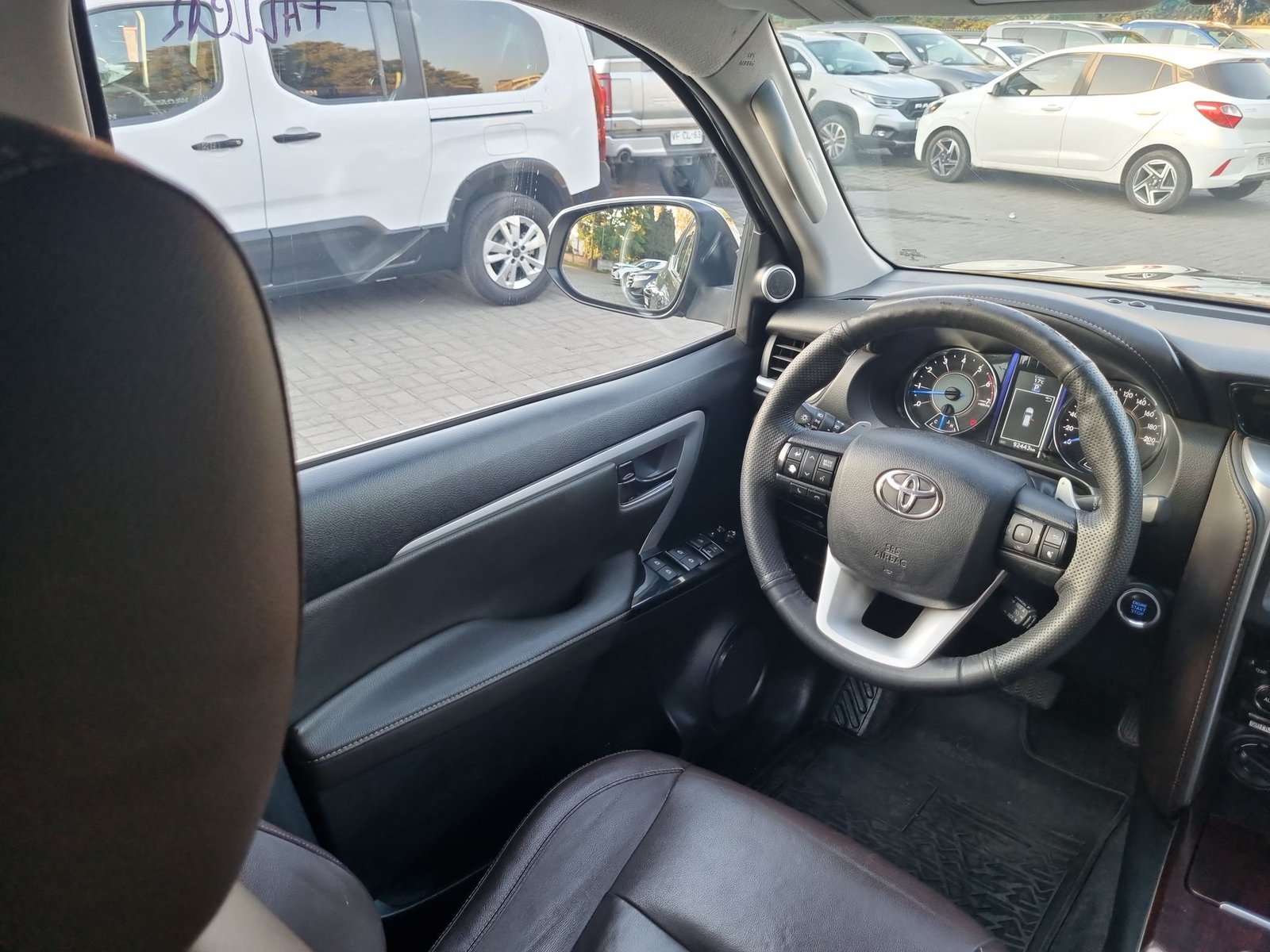 Toyota FORTUNER SRX 4X4 2.7 AUT 2019 - Imagen 15 de 20