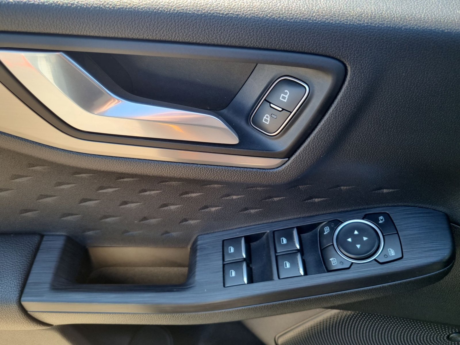 Ford ESCAPE TITANIUM 4X4 2.0 AUT 2021 - Imagen 19 de 20