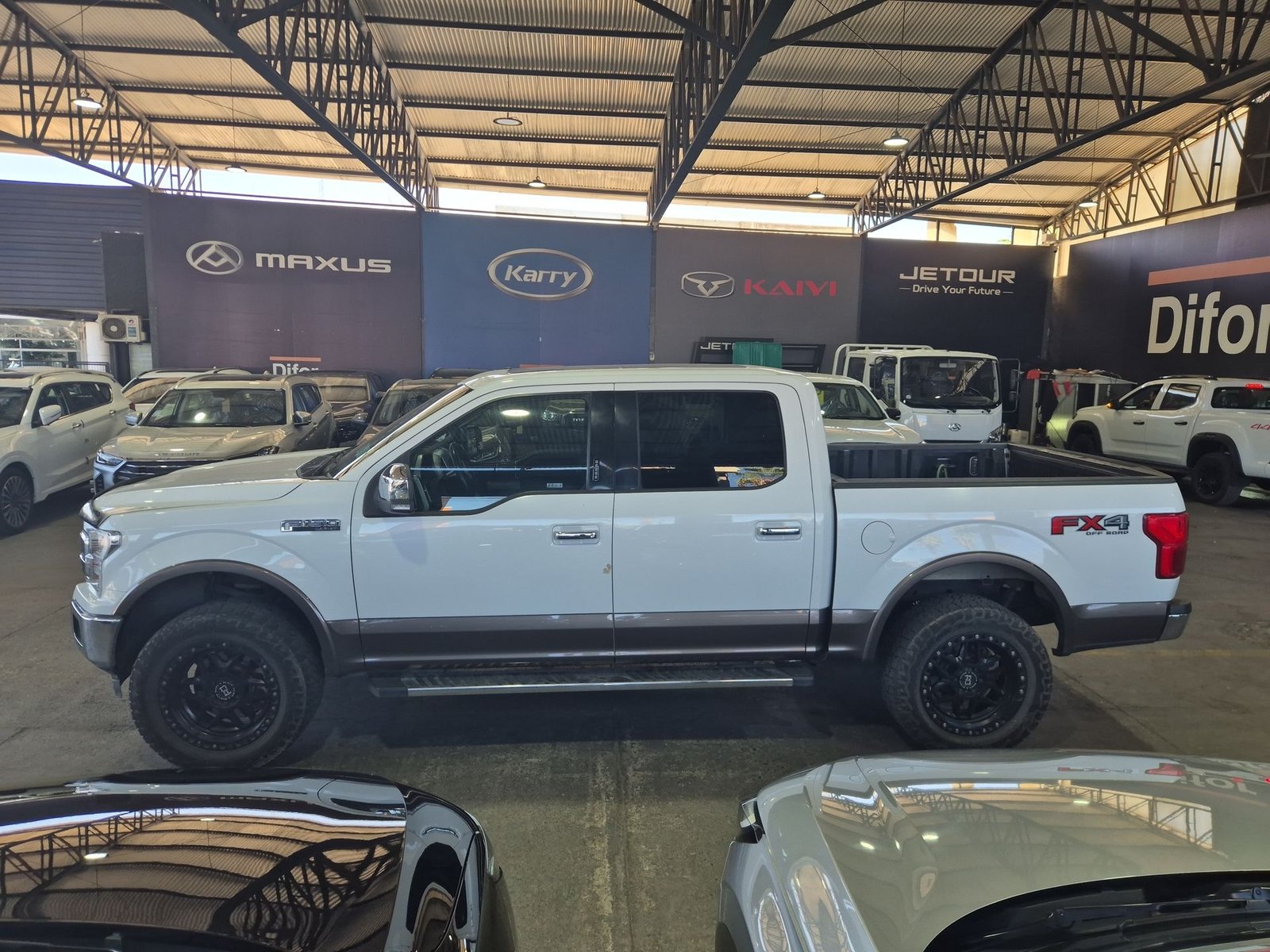 Ford F-150 F150 LARIAT 4X4 5.0 AT 2021 - Imagen 6 de 20